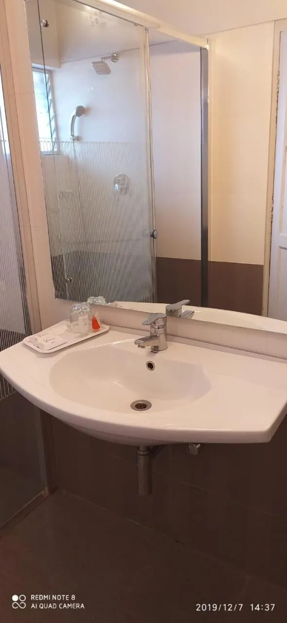 Bathroom in The Curzon Court