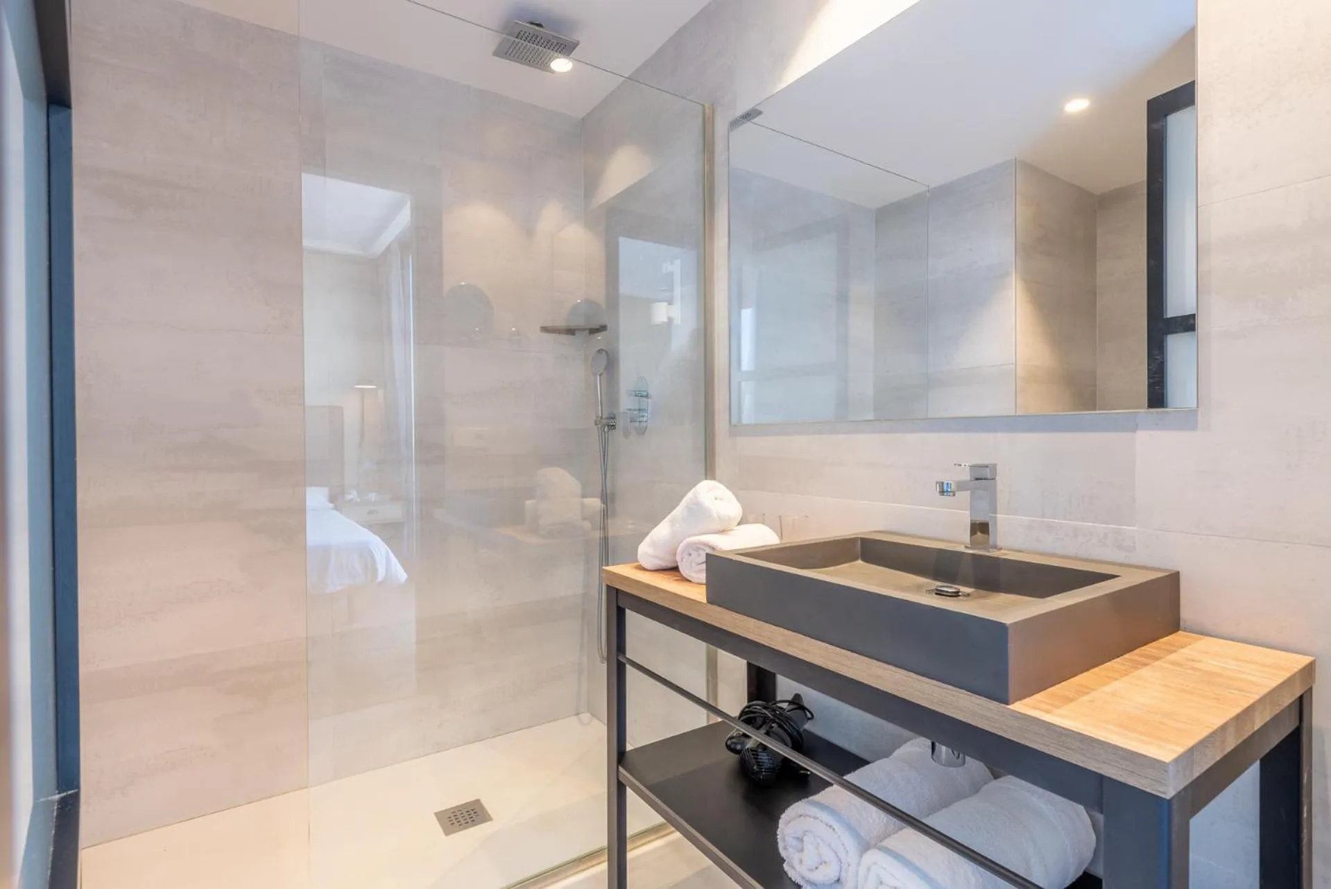 Bathroom in Kyrat Amarac Suites