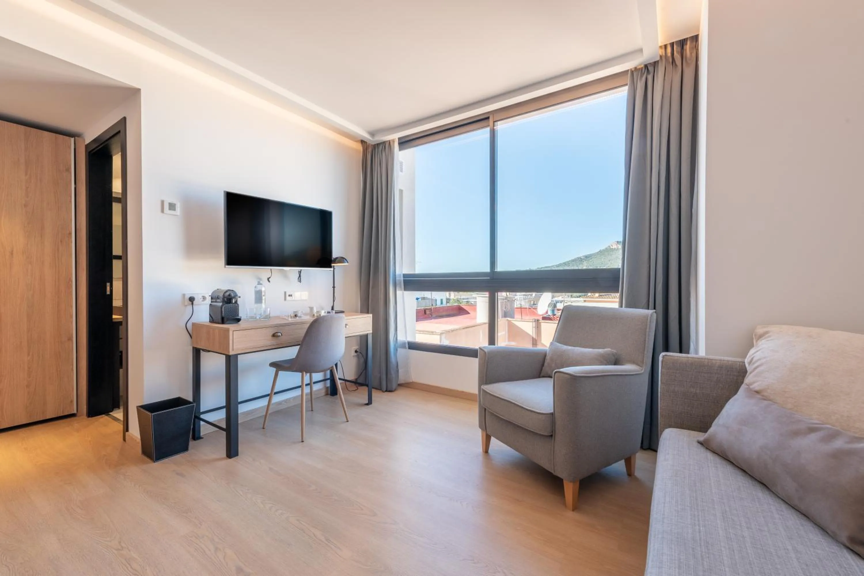 TV and multimedia in Kyrat Amarac Suites