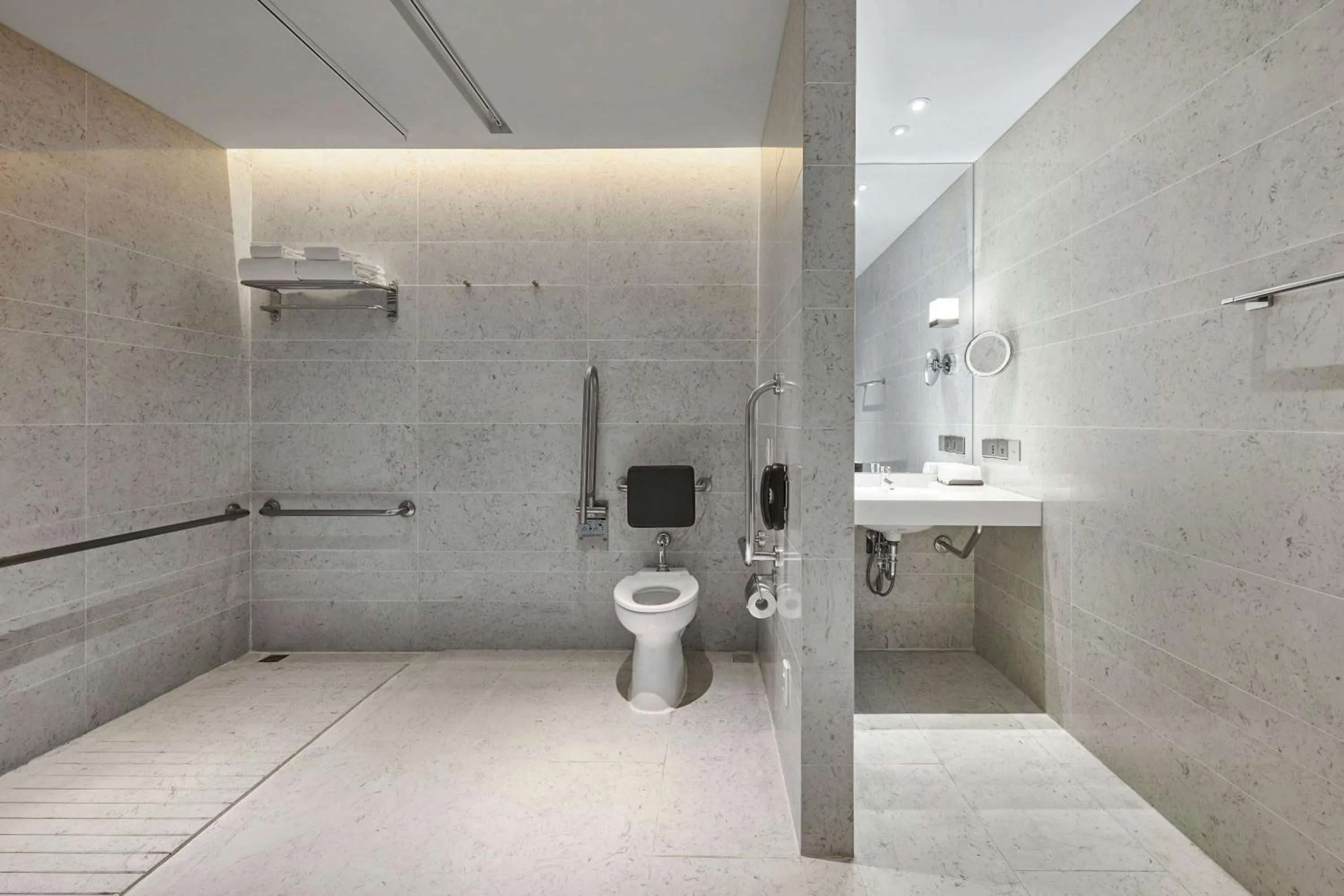 Bathroom in Le Meridien Taipei