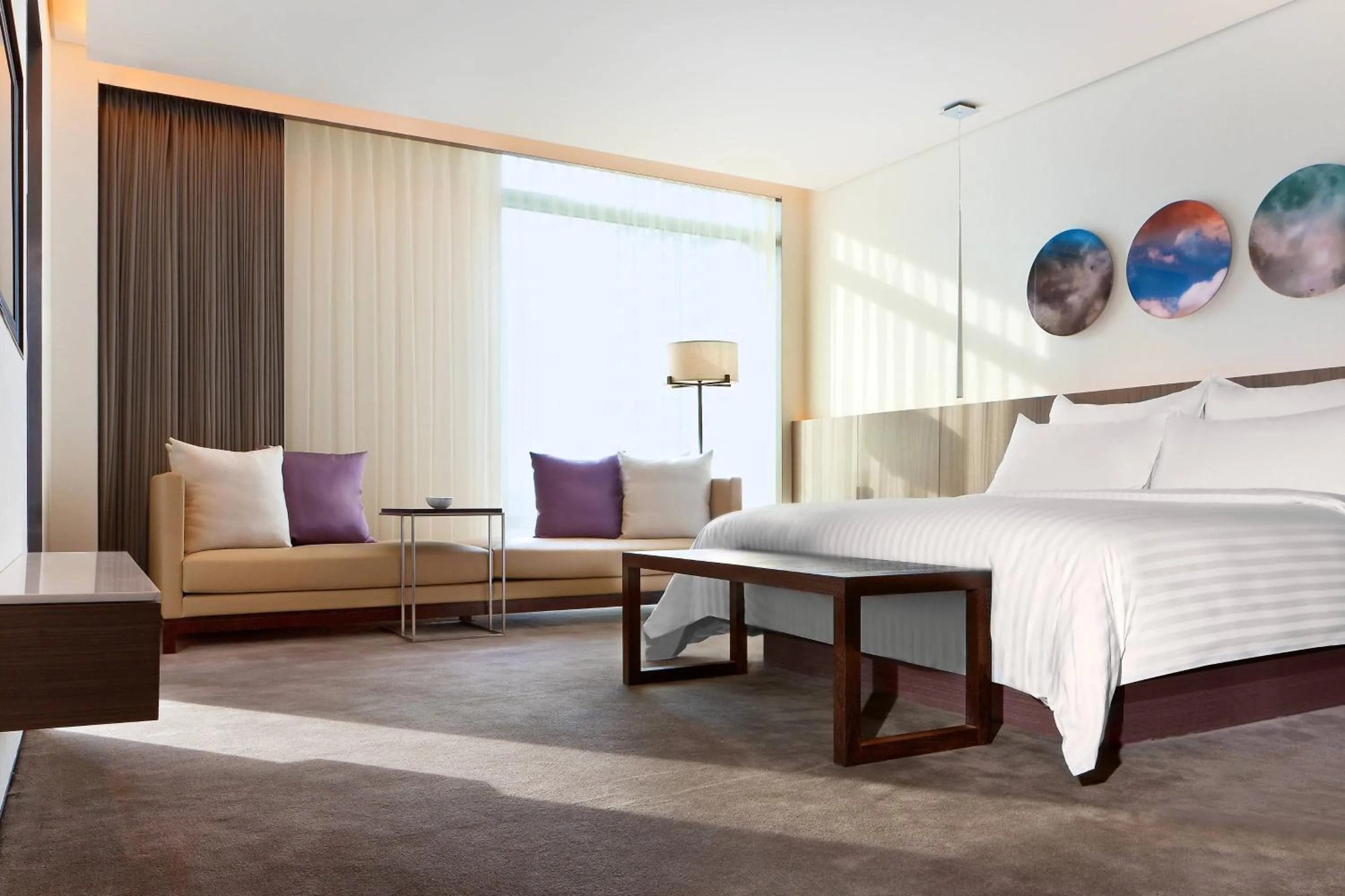 Photo of the whole room, Bed in Le Meridien Taipei