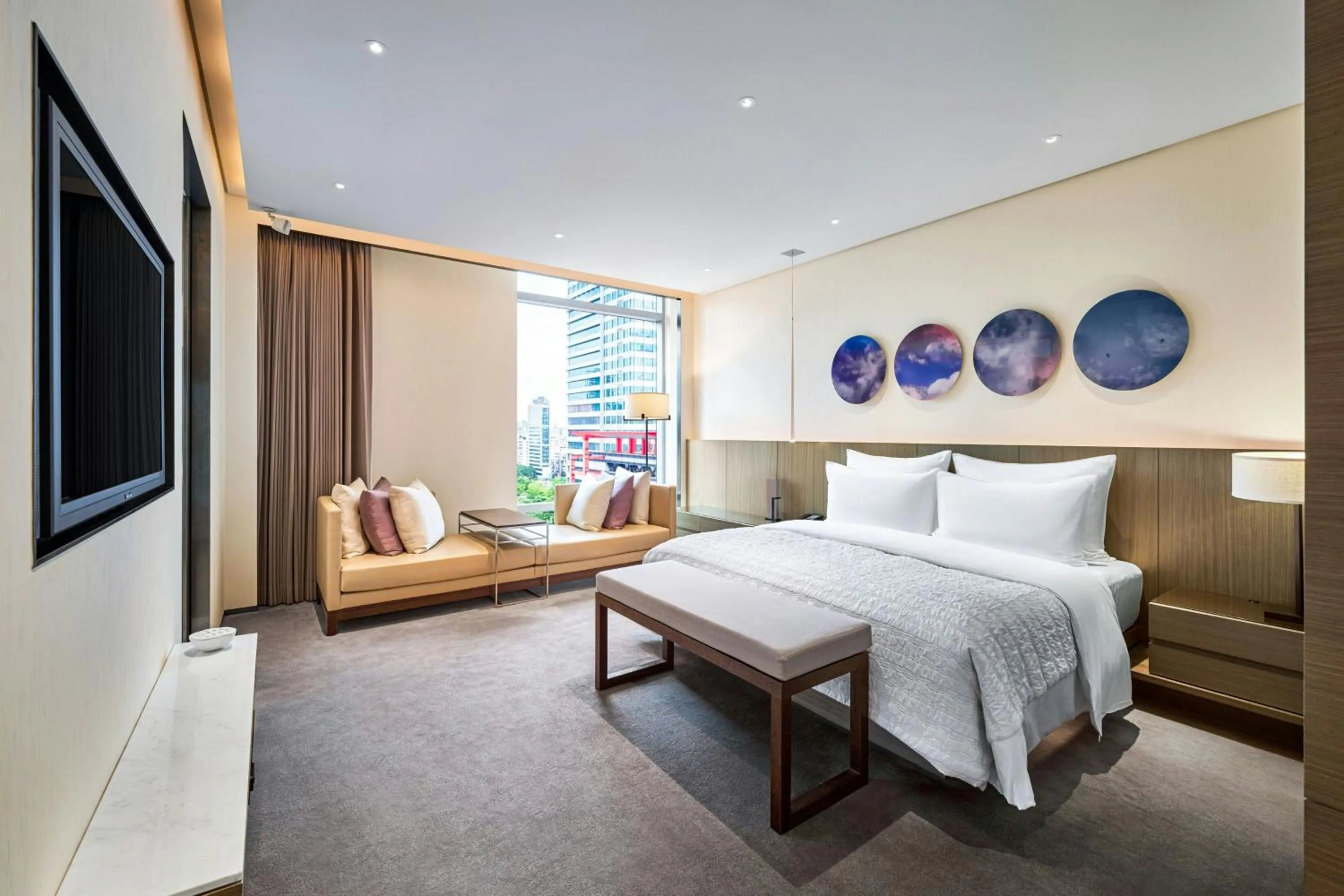 Bedroom, Bed in Le Meridien Taipei