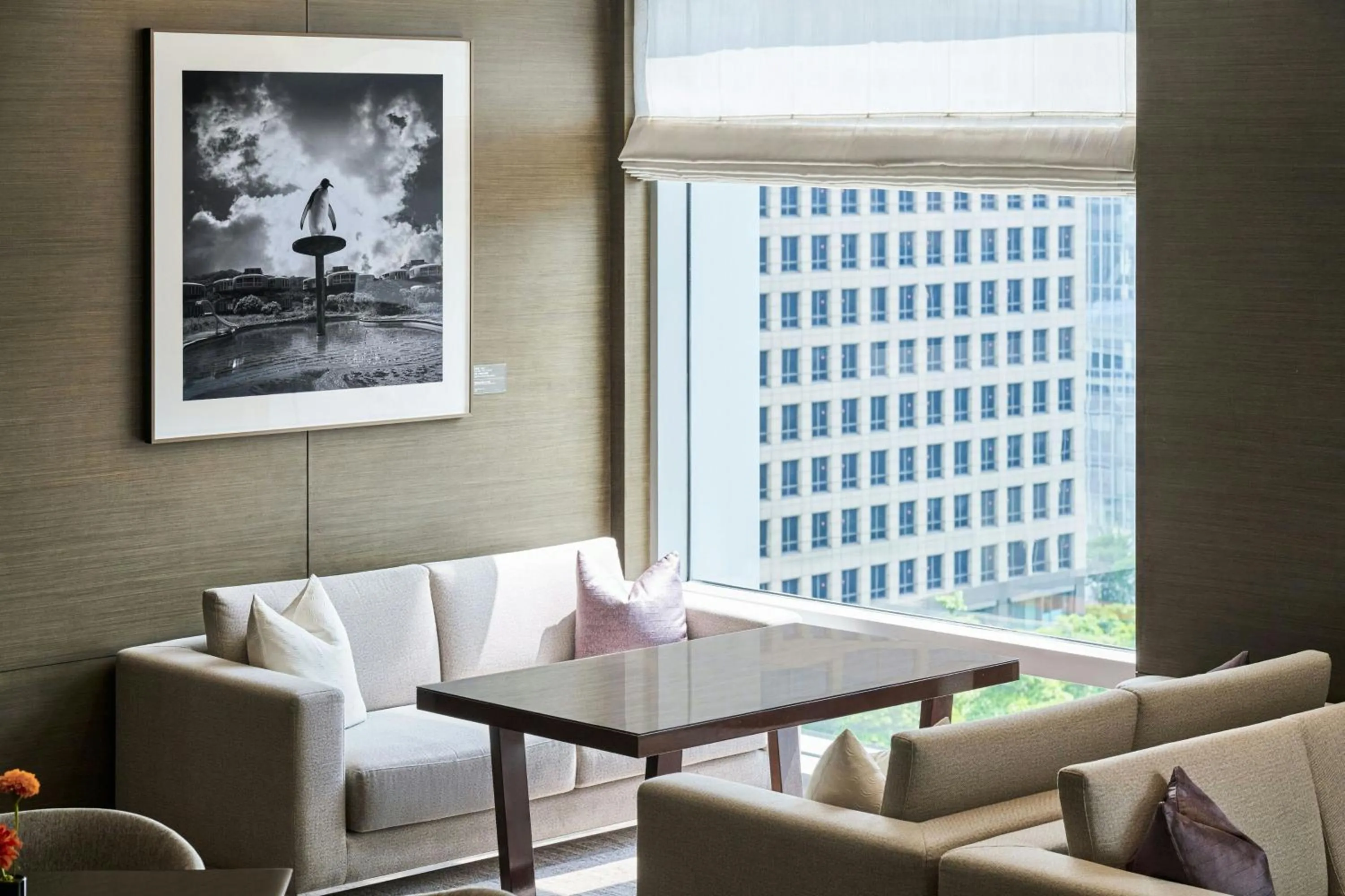 Lounge or bar in Le Meridien Taipei