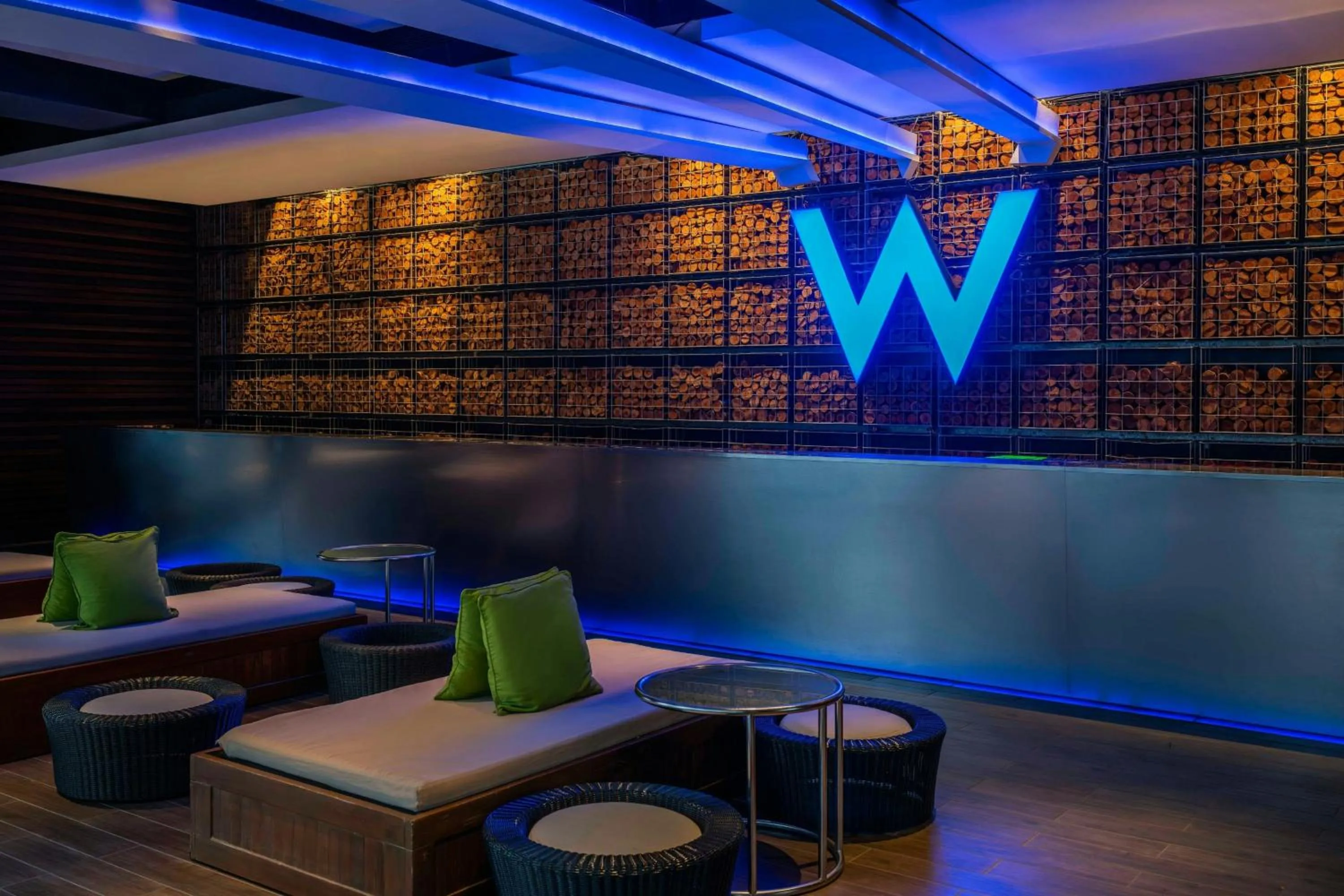 Restaurant/places to eat in W Taipei