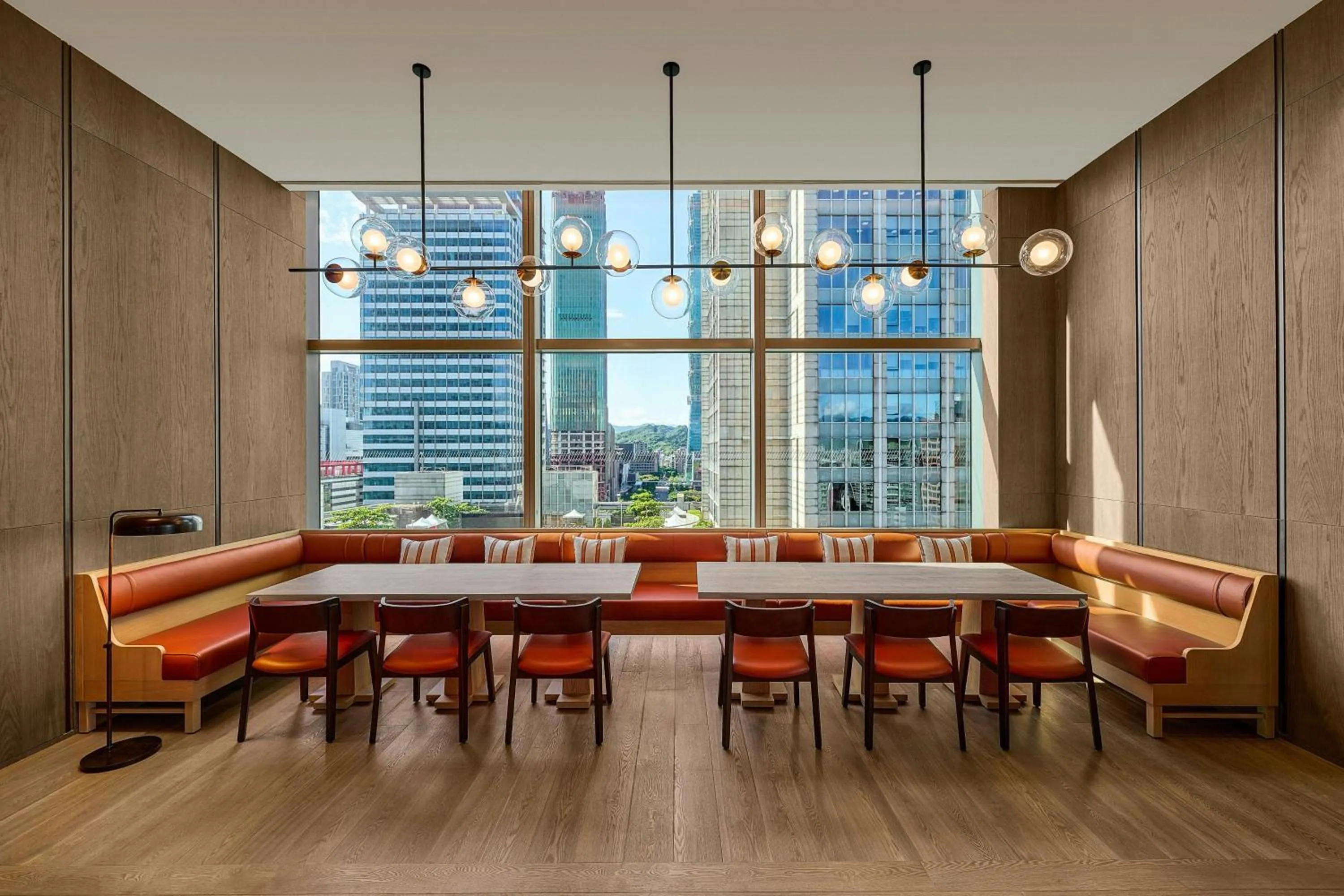 Restaurant/places to eat in W Taipei