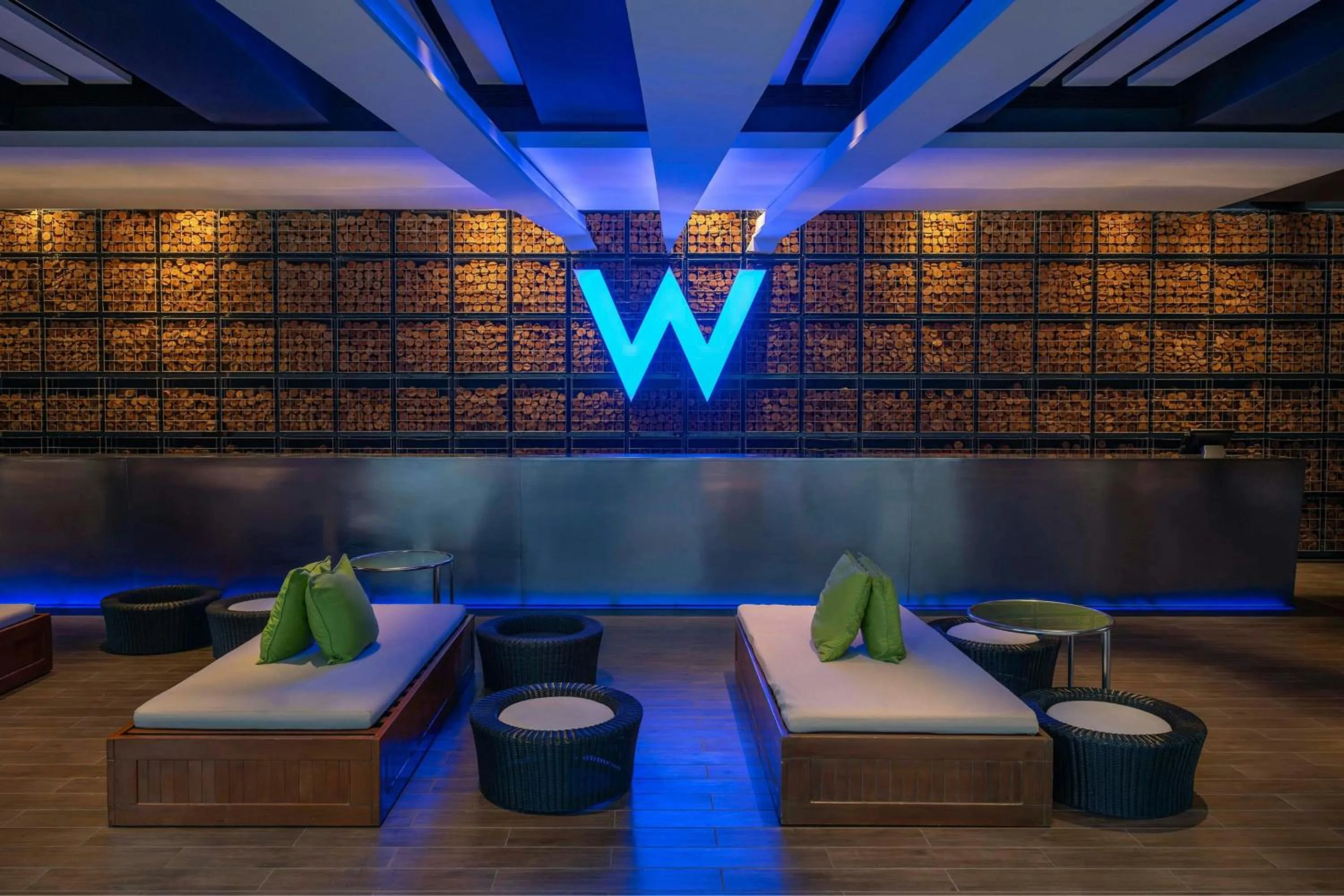 Restaurant/places to eat in W Taipei