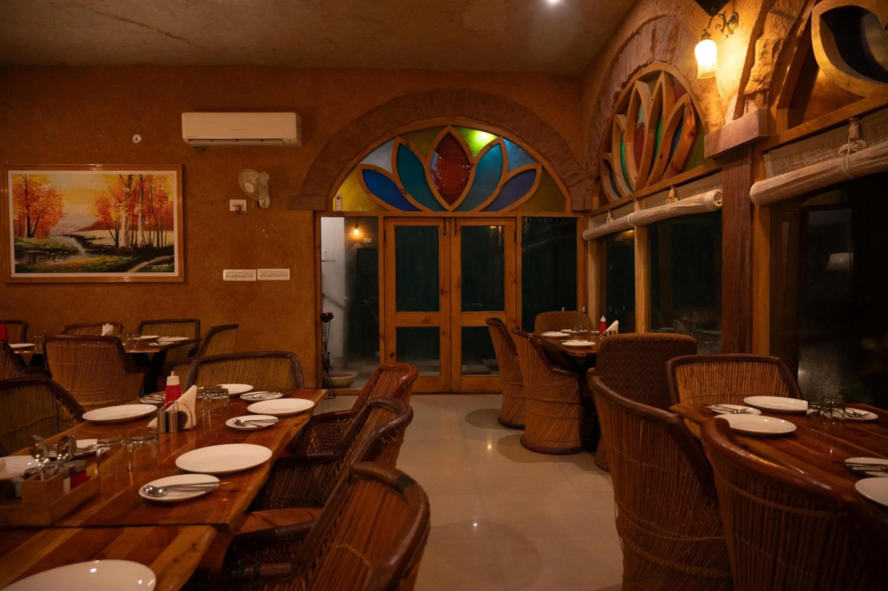 Restaurant/places to eat in Mandore Guest House
