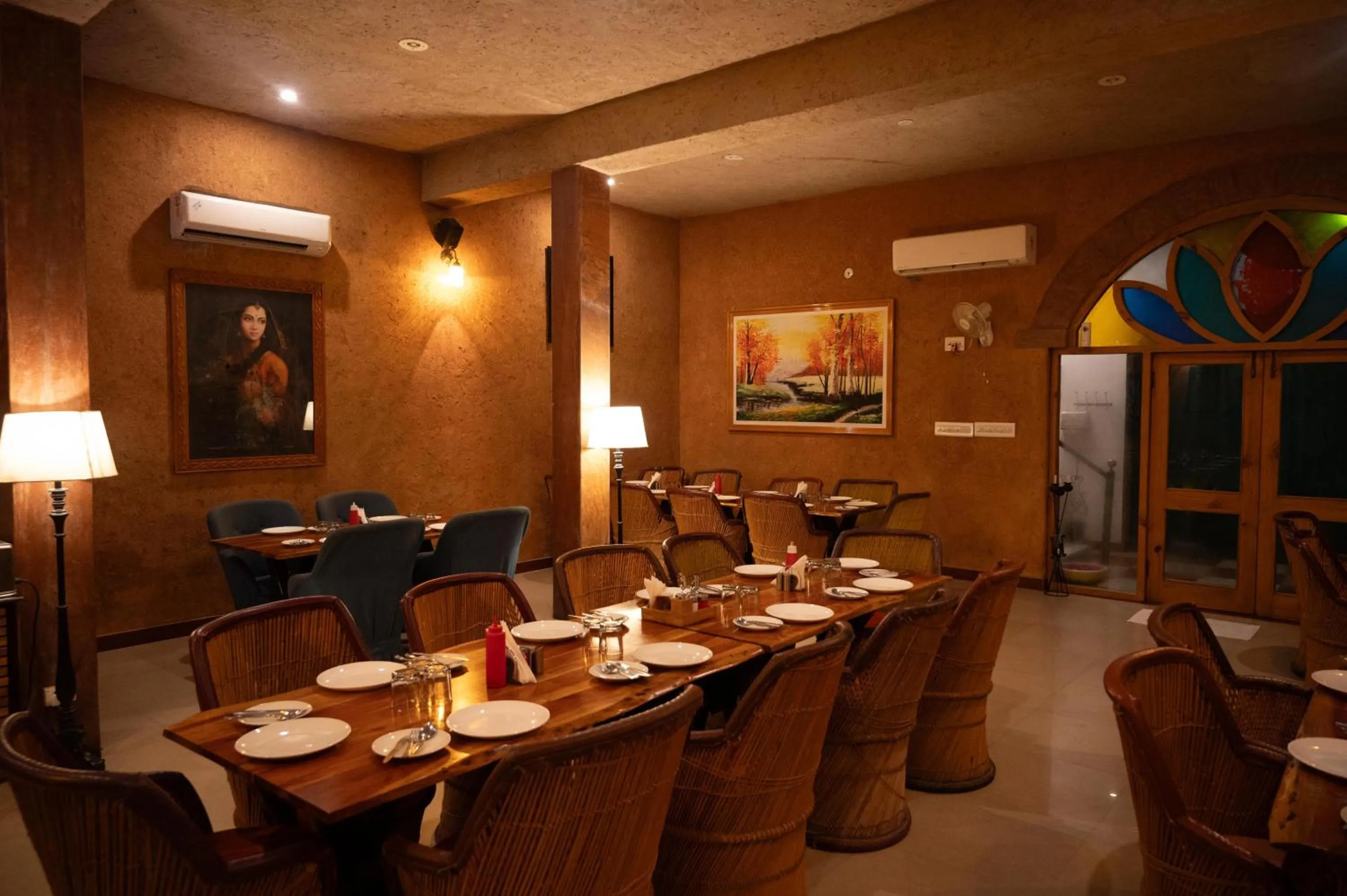 Restaurant/places to eat in Mandore Guest House