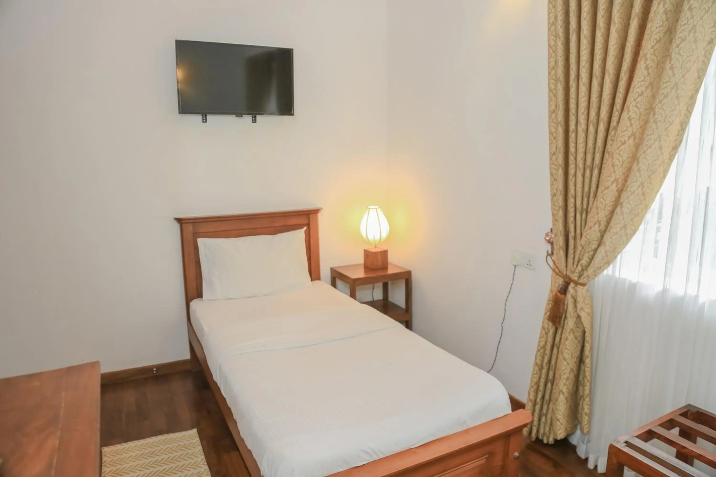 Twin Room in Grace