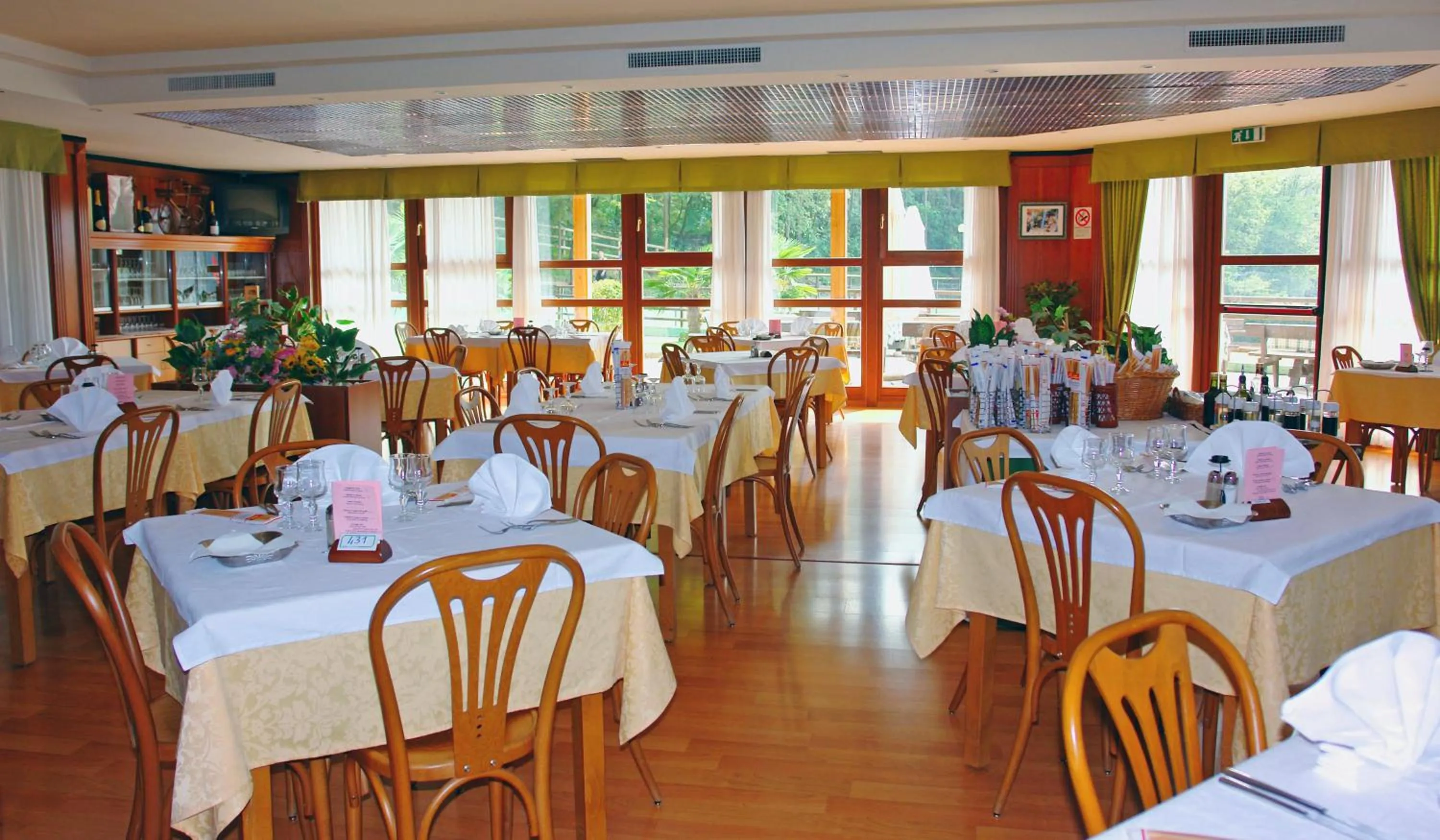 Restaurant/places to eat in Hotel Residence Campi