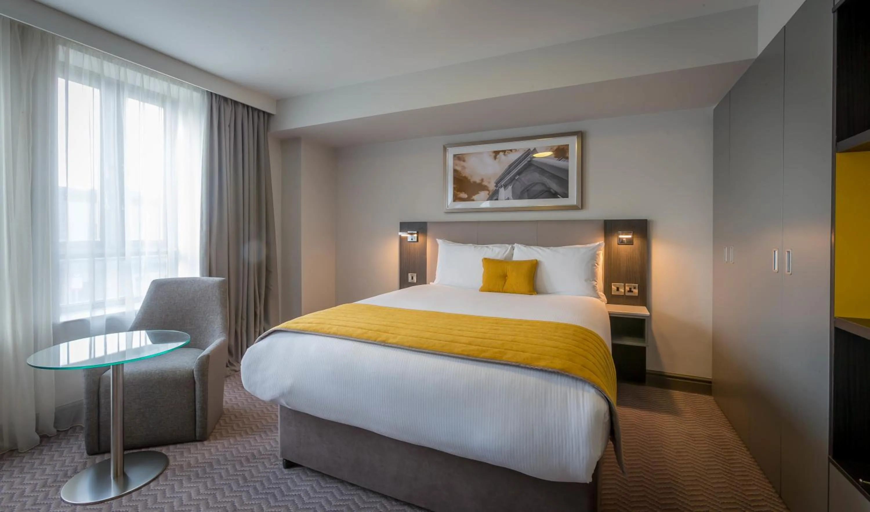 Bed in Maldron Hotel Pearse Street Dublin City