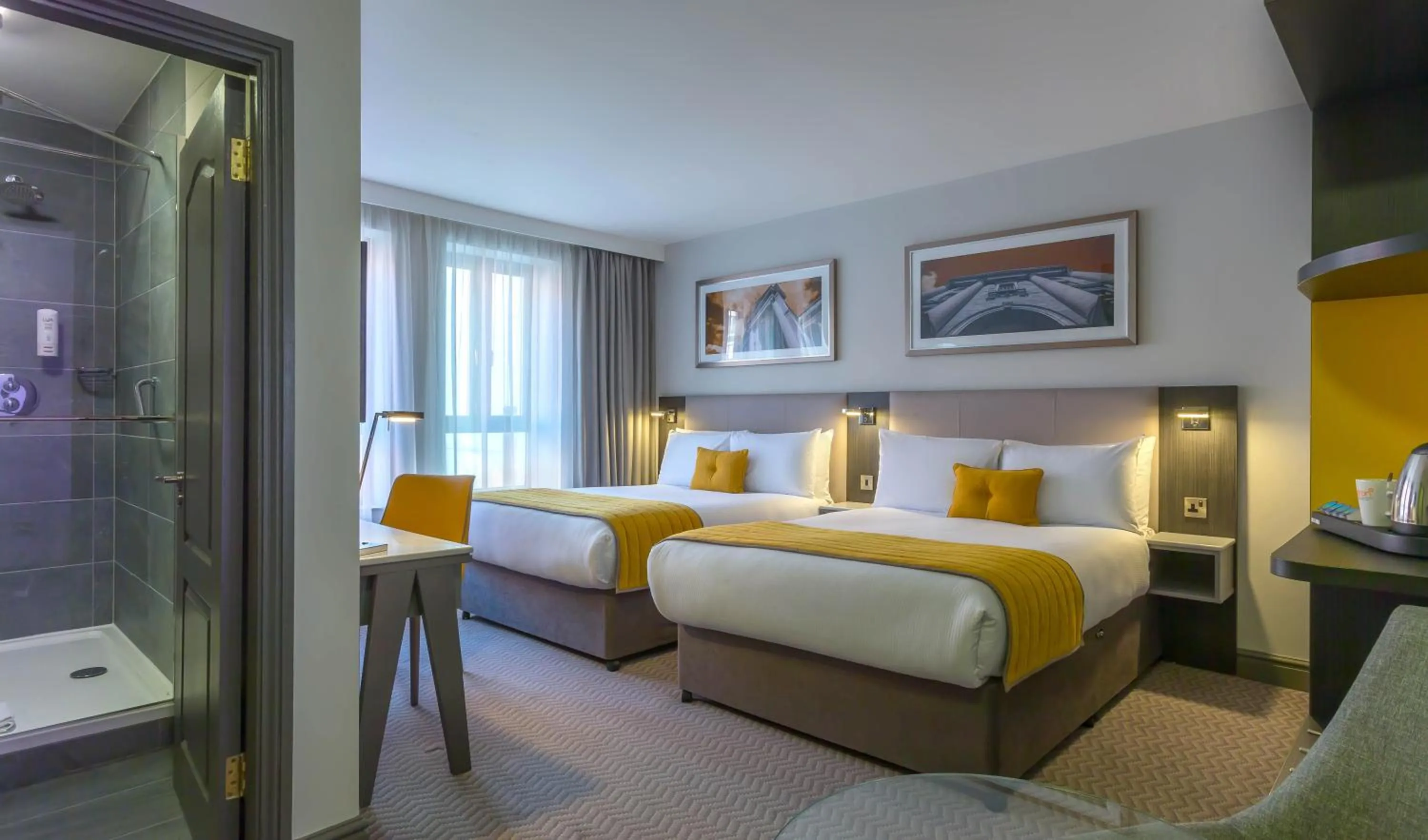 Bed in Maldron Hotel Pearse Street Dublin City