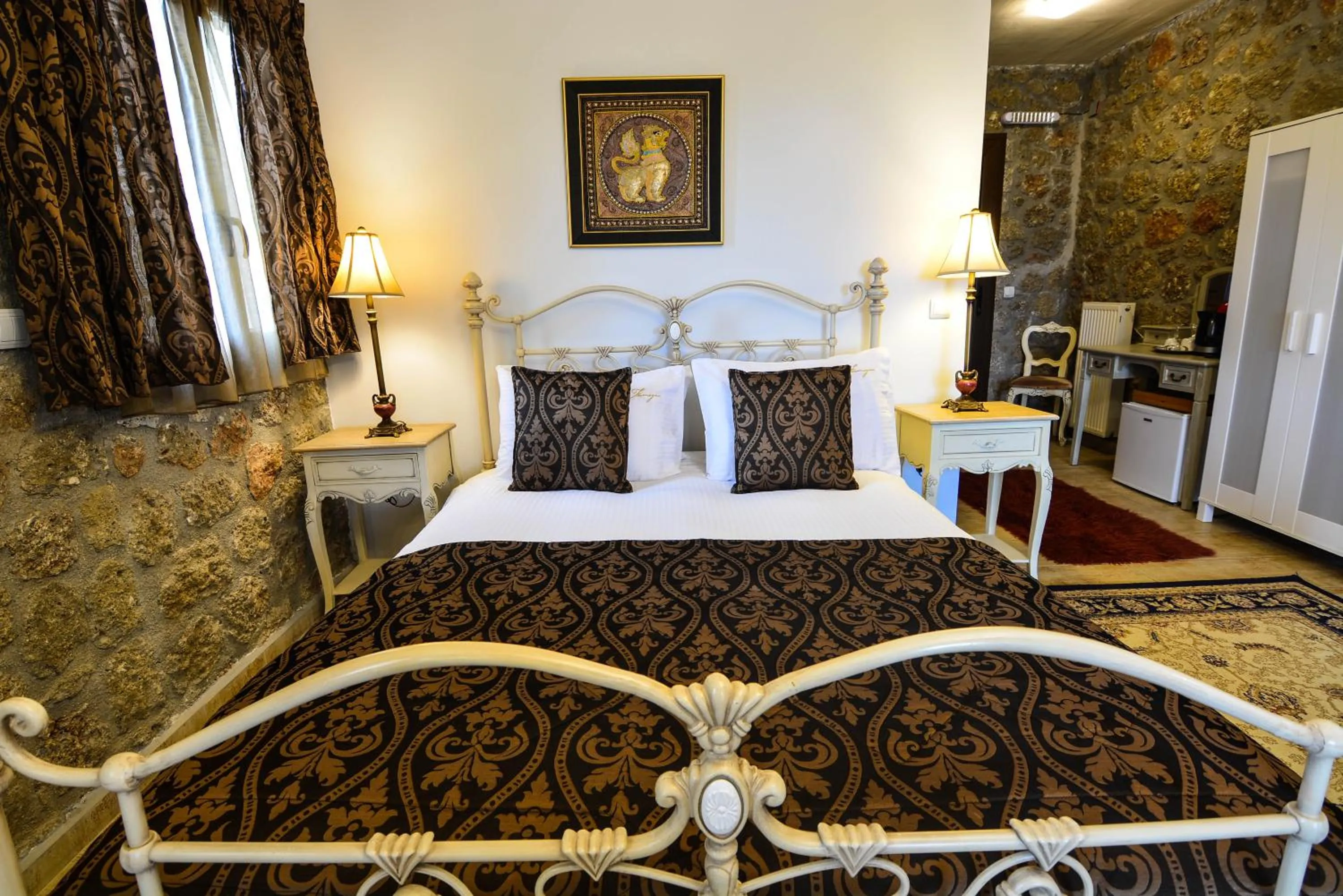 Living room, Bed in Trikalon Muses Art Suites