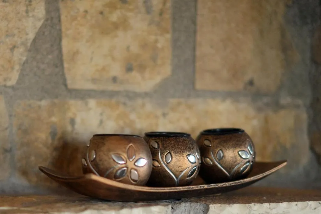 Decorative detail in Trikalon Muses Art Suites