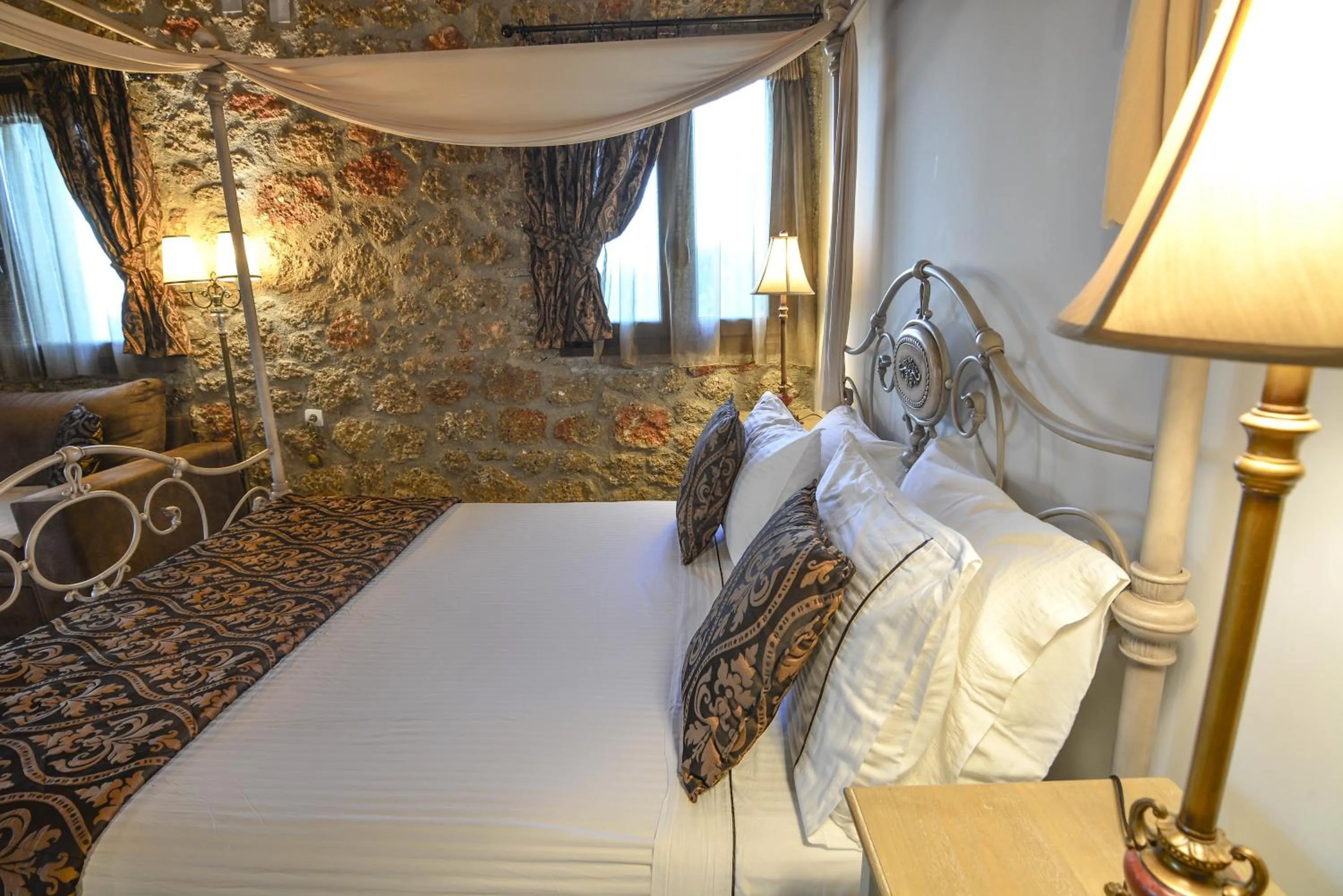 Bedroom, Bed in Trikalon Muses Art Suites