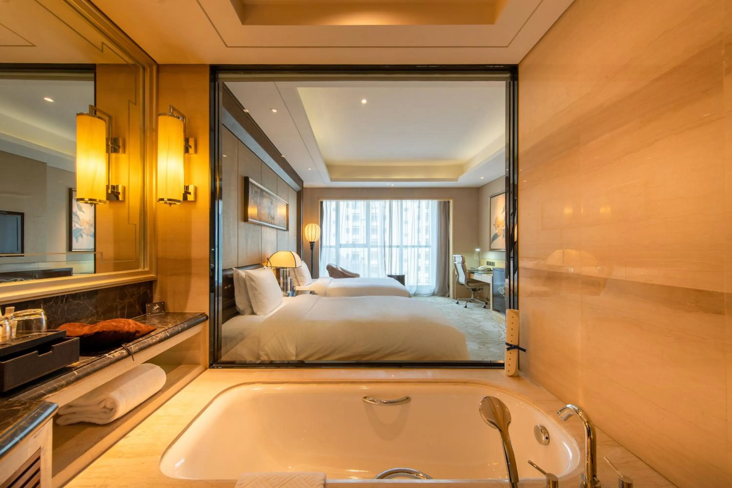 Bath, Bed in Hilton Xi'an