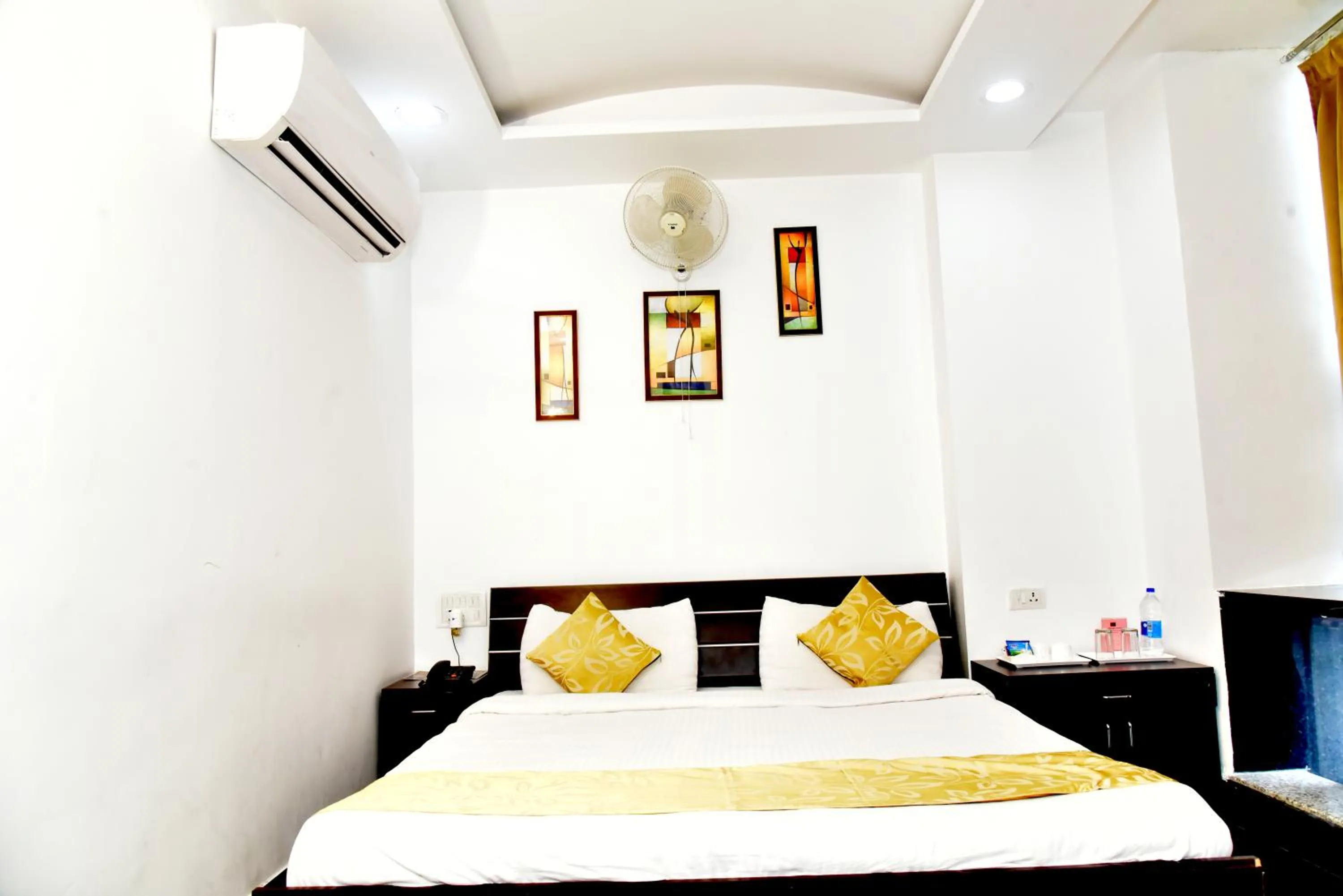 Bed in Hotel Suraj Palace