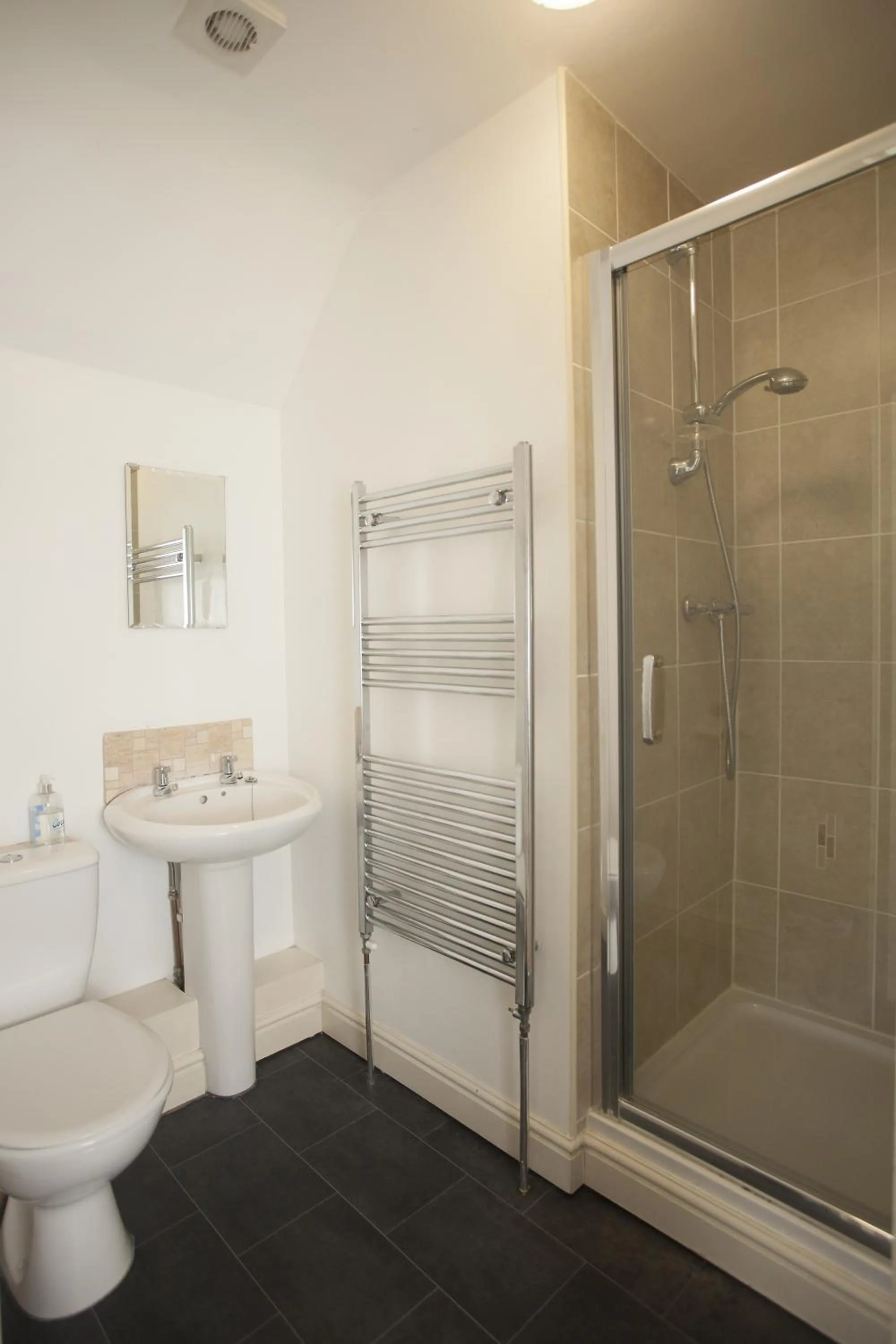 Shower in The Five Bells