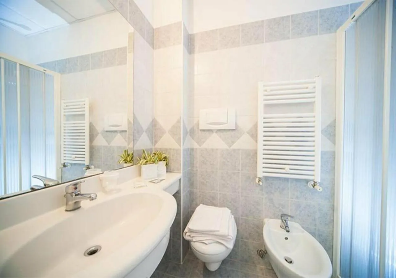 Shower in Hotel Jana