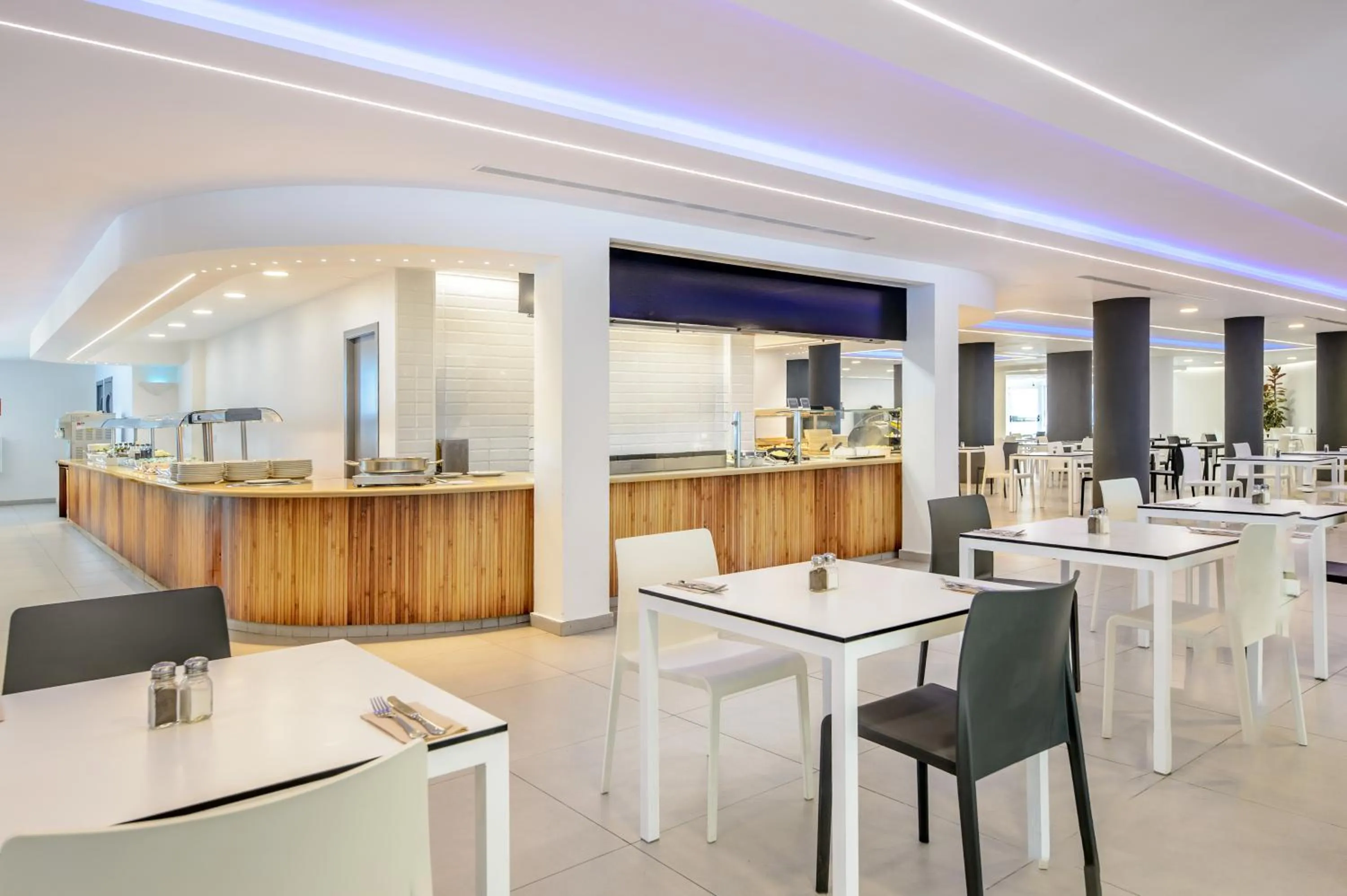 Restaurant/places to eat in Hotel Vibra s'Estanyol