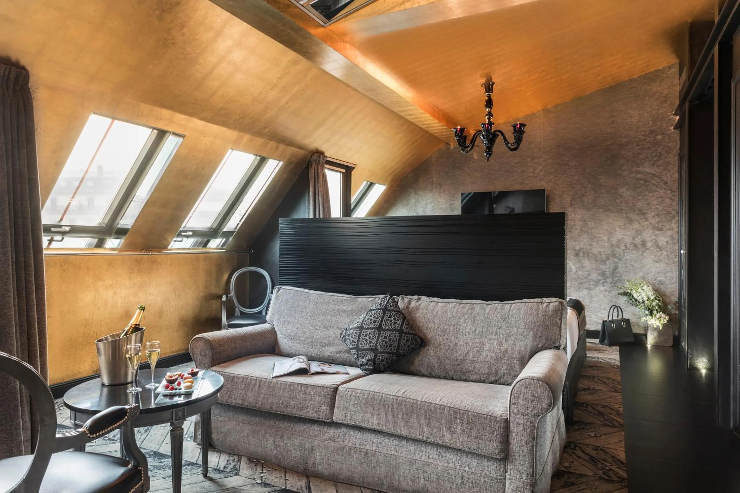 Living room in Maison Albar- Le Champs-Elysées