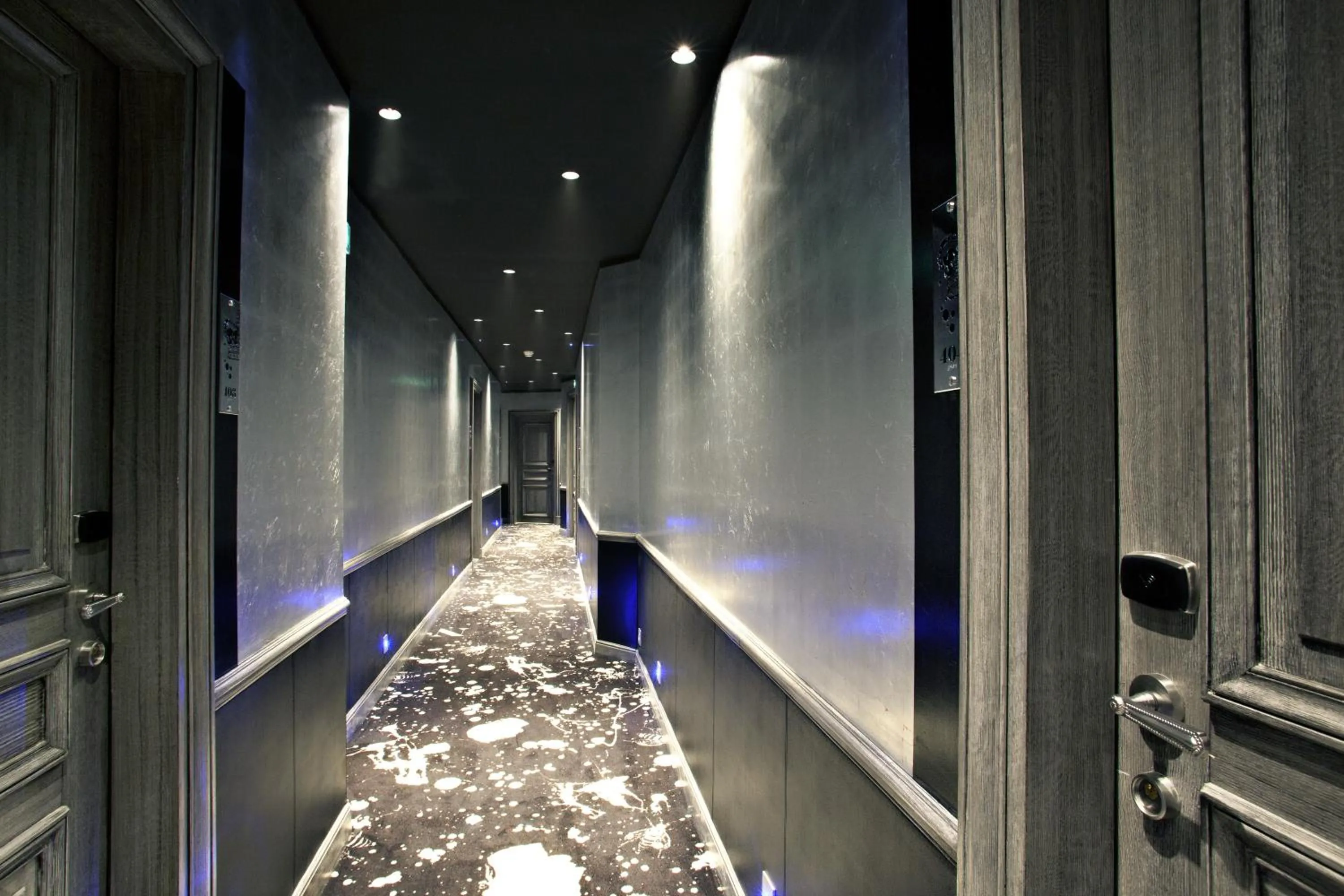 Decorative detail in Maison Albar- Le Champs-Elysées