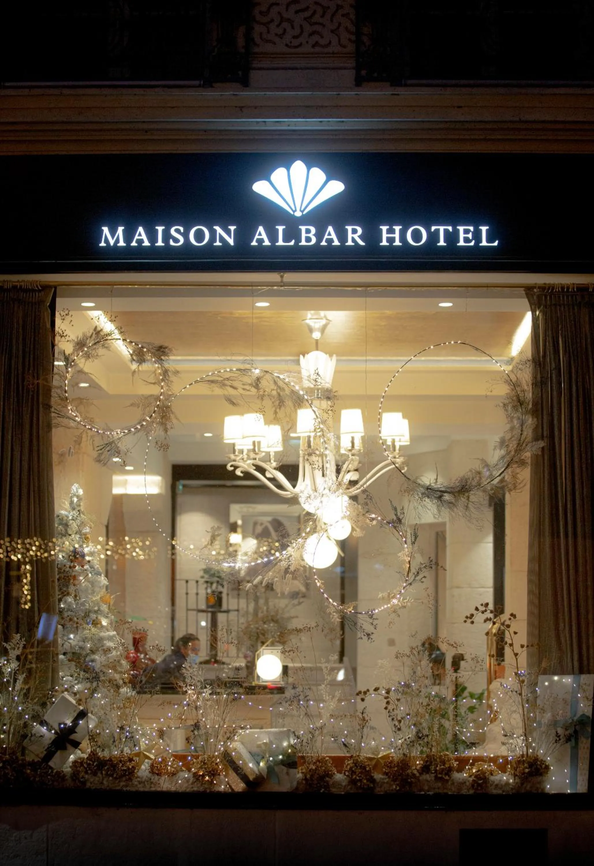 Facade/entrance in Maison Albar- Le Champs-Elysées