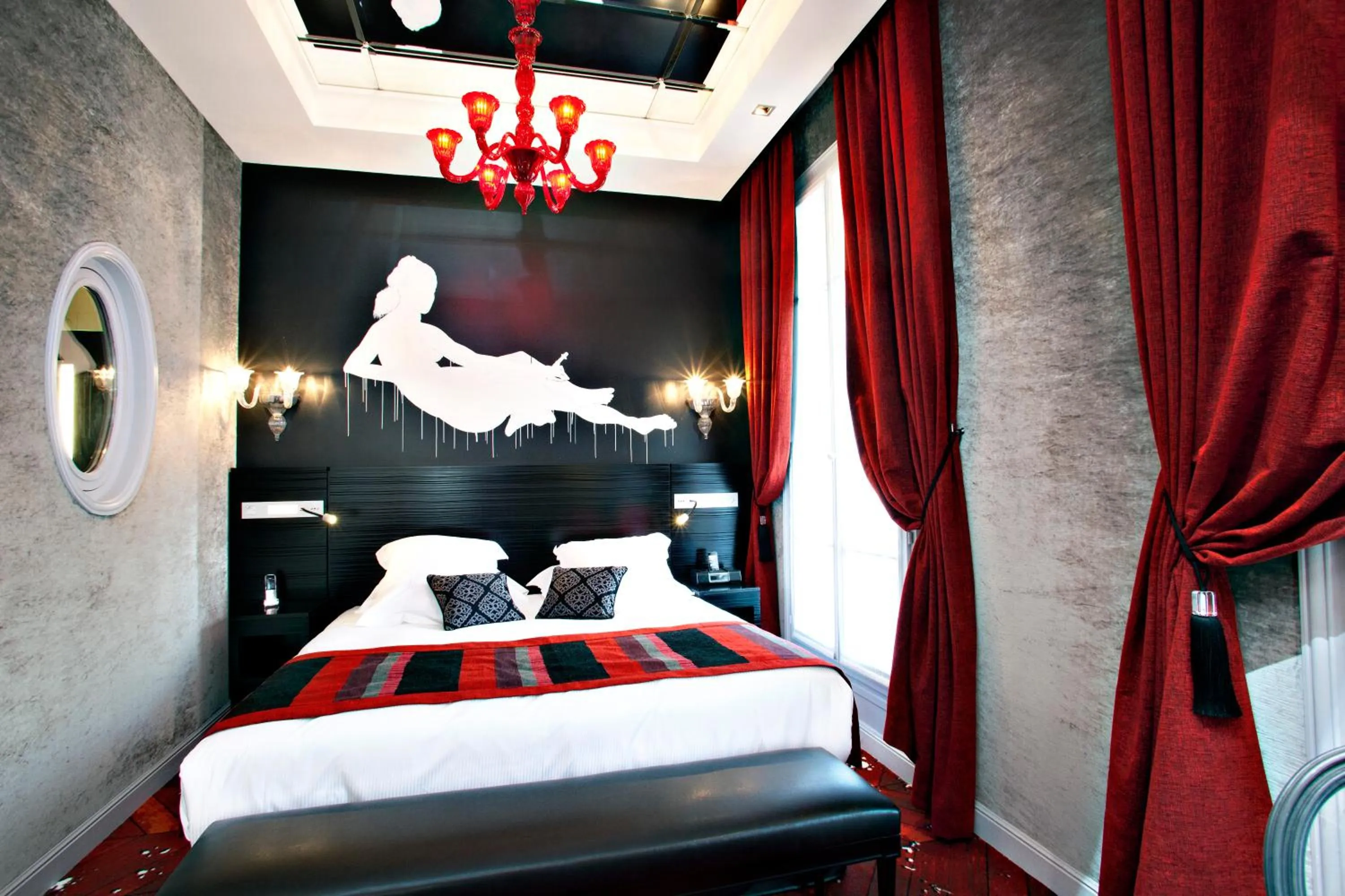 Photo of the whole room, Bed in Maison Albar- Le Champs-Elysées