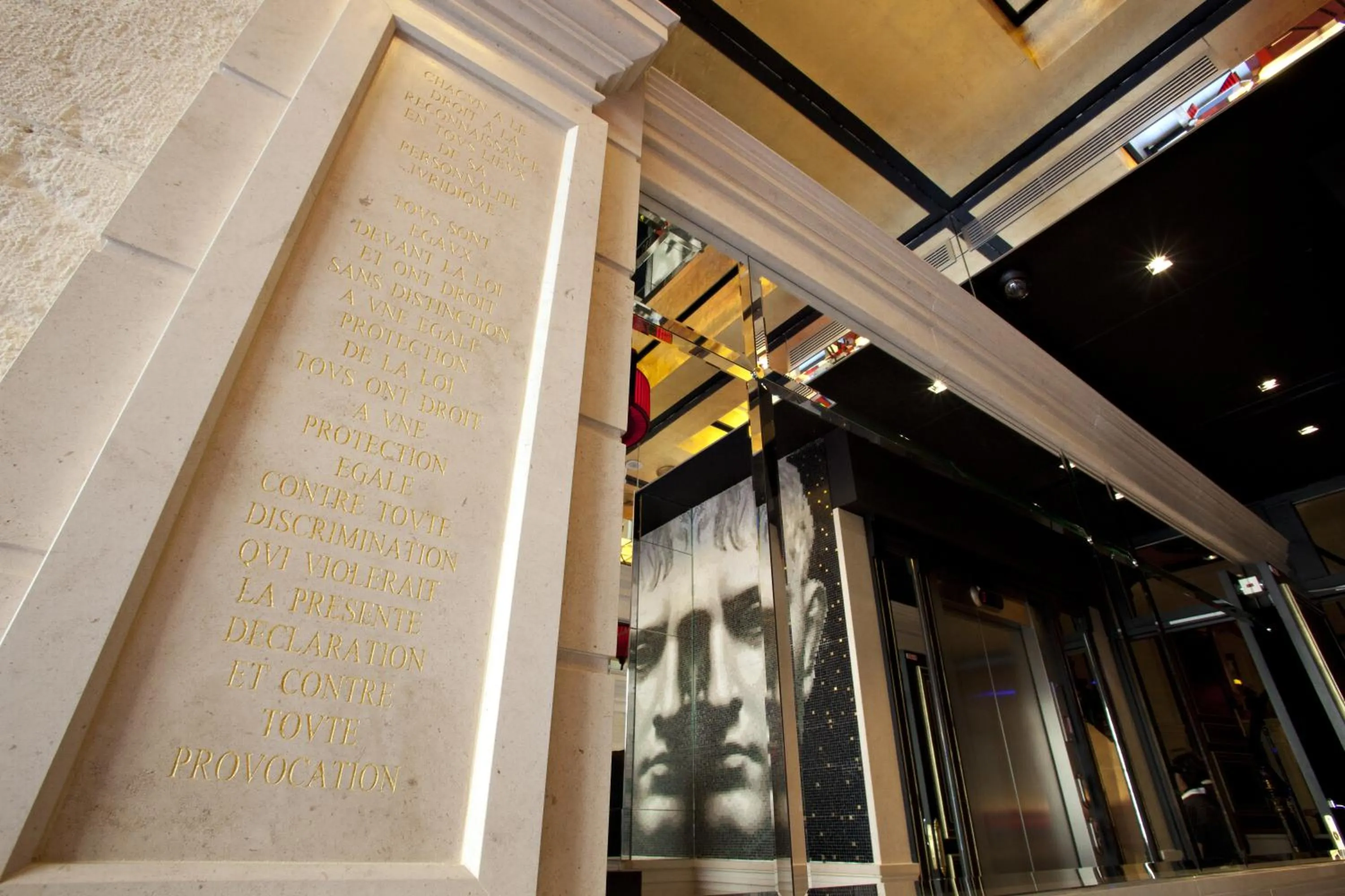 Decorative detail in Maison Albar- Le Champs-Elysées