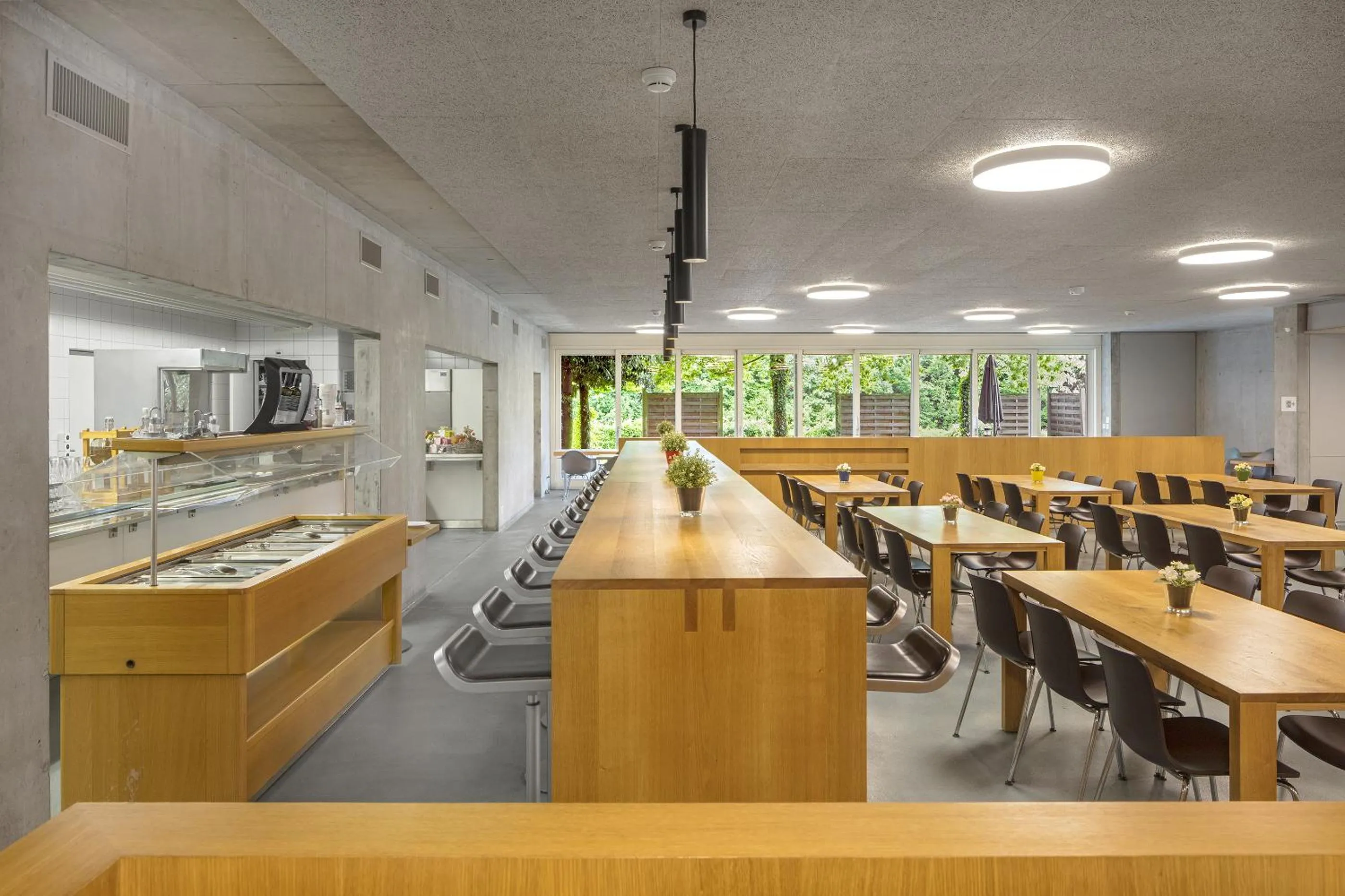 Buffet breakfast in Lausanne Youth Hostel Jeunotel