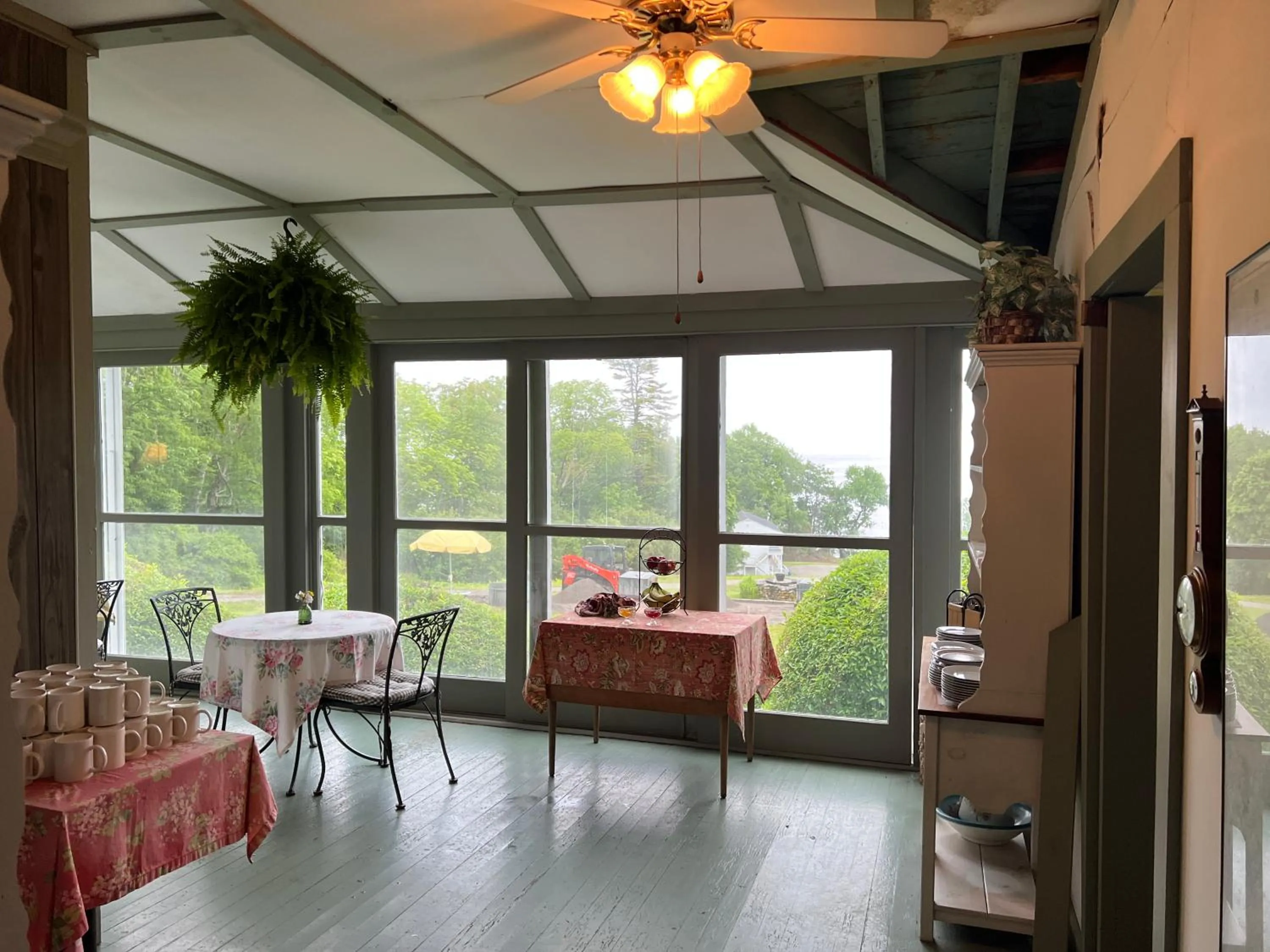 Balcony/Terrace in High Tide Inn on the Ocean, Motel and Cottages