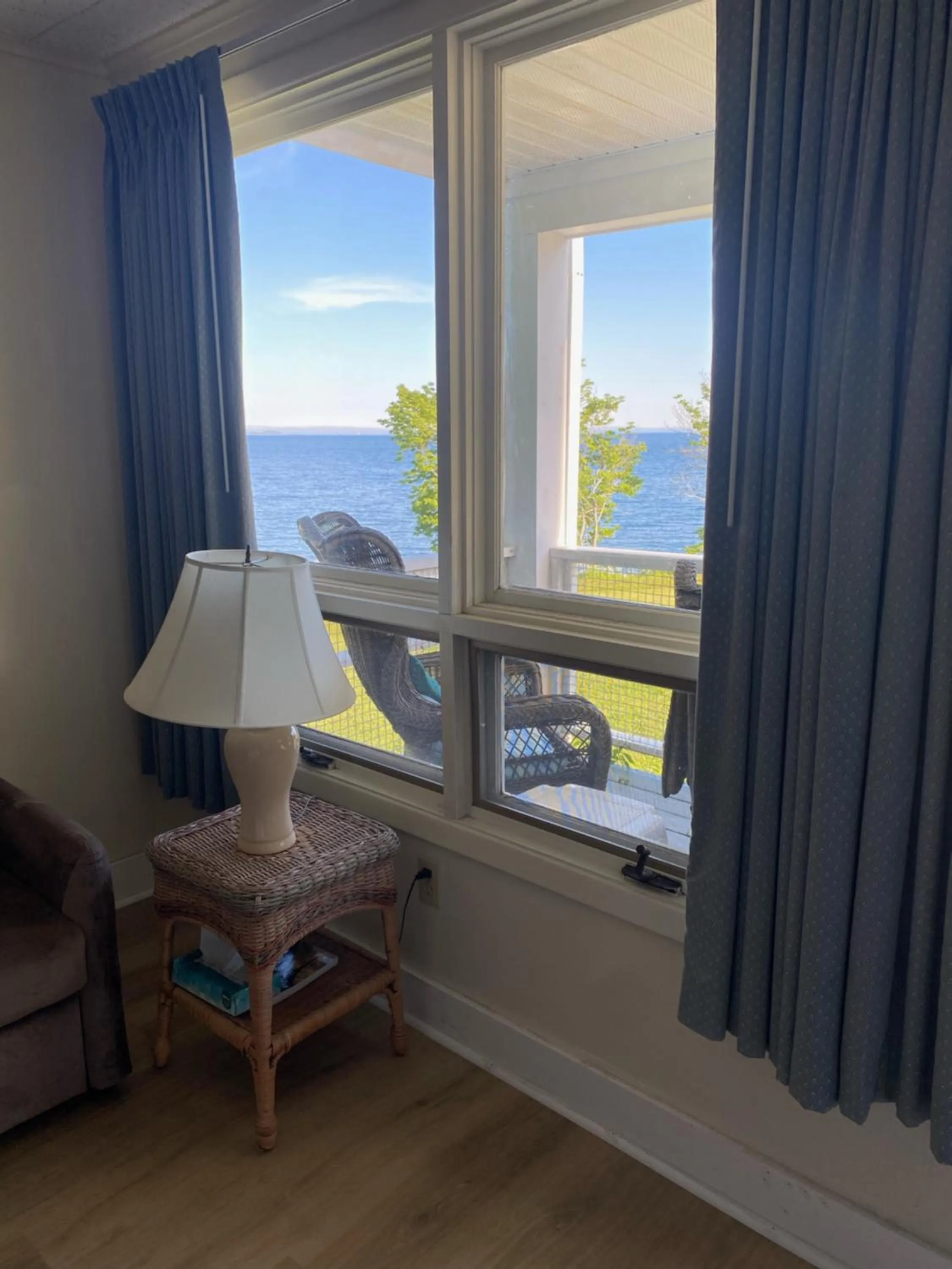 Sea view in High Tide Inn on the Ocean, Motel and Cottages