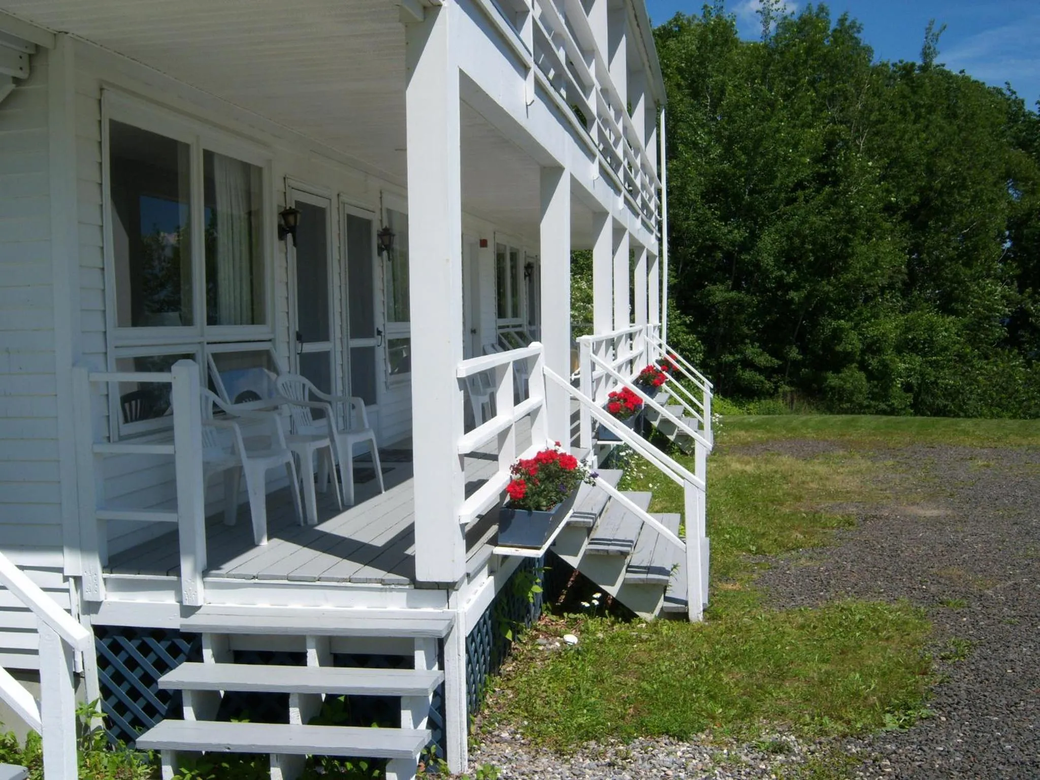 Property building in High Tide Inn on the Ocean, Motel and Cottages