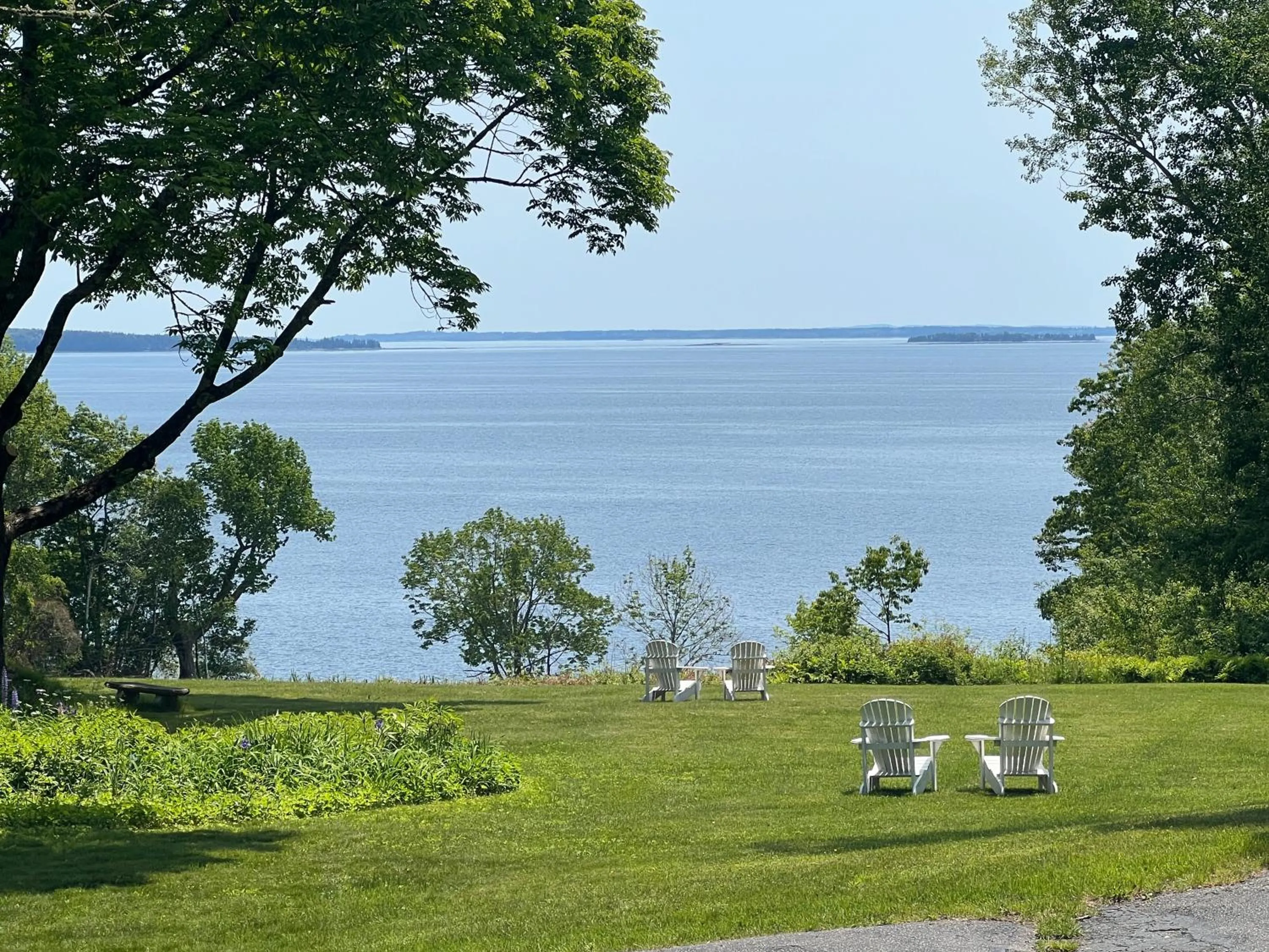 Sea view in High Tide Inn on the Ocean, Motel and Cottages