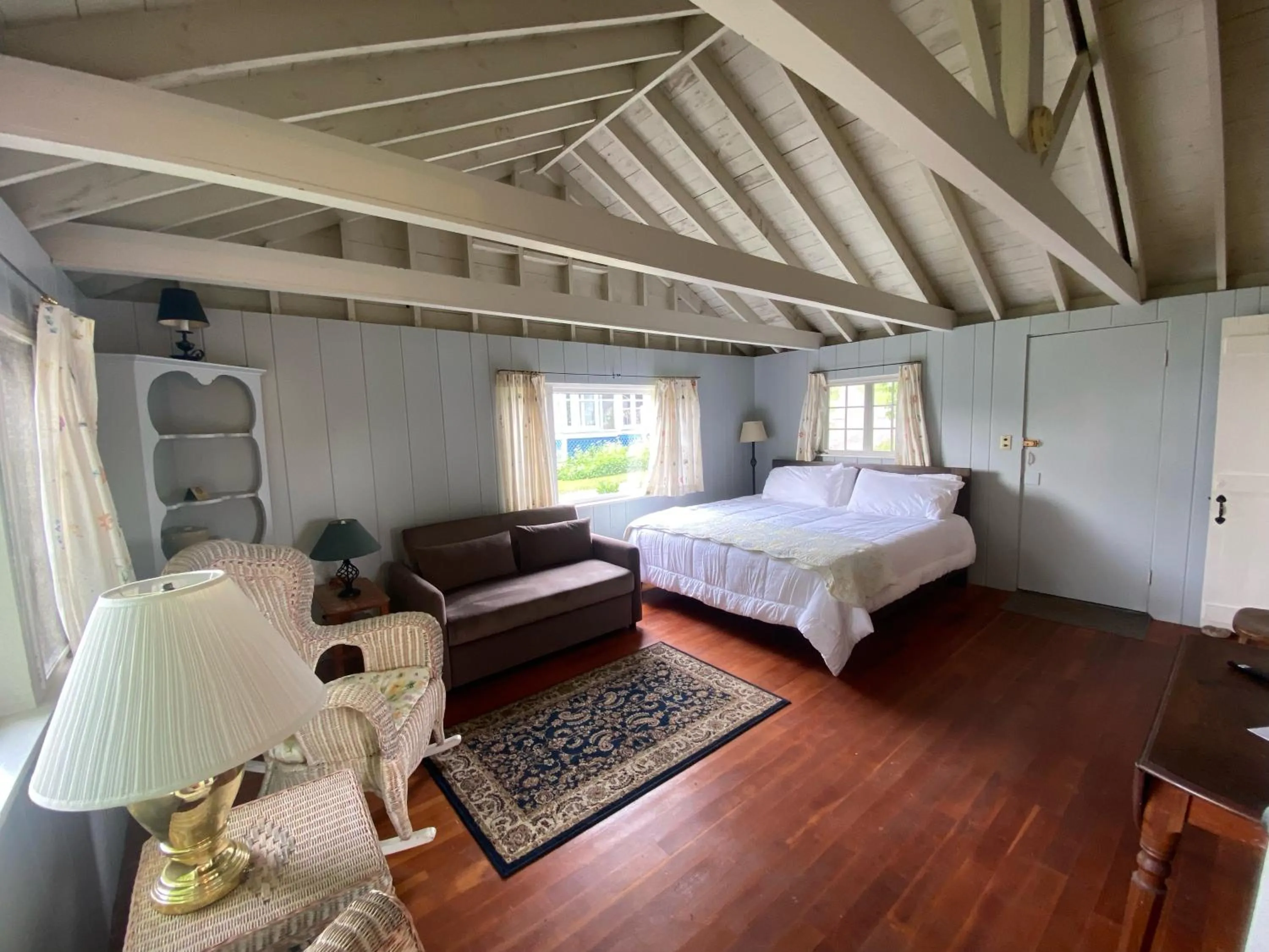 Bed in High Tide Inn on the Ocean, Motel and Cottages