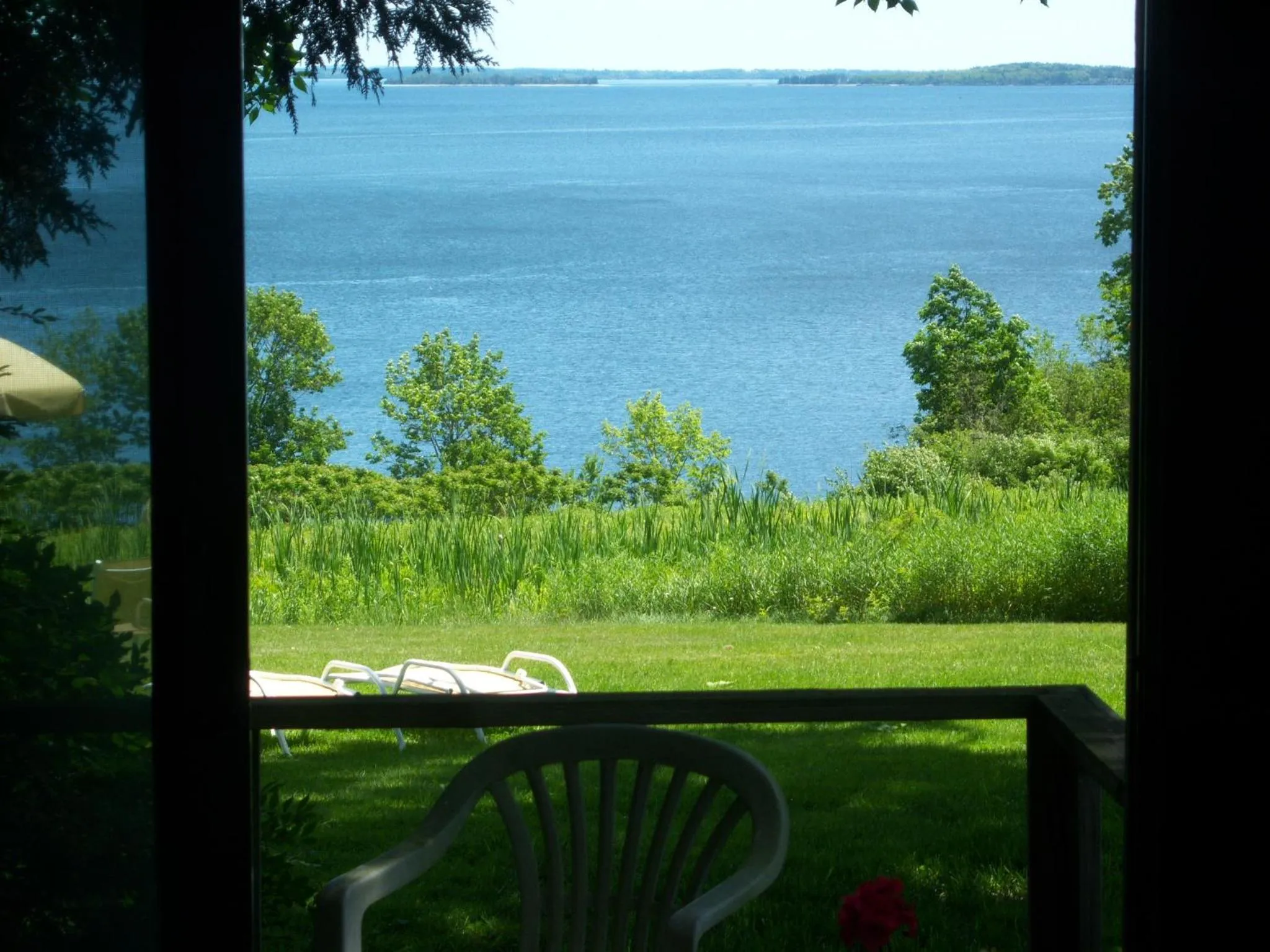 Sea view in High Tide Inn on the Ocean, Motel and Cottages