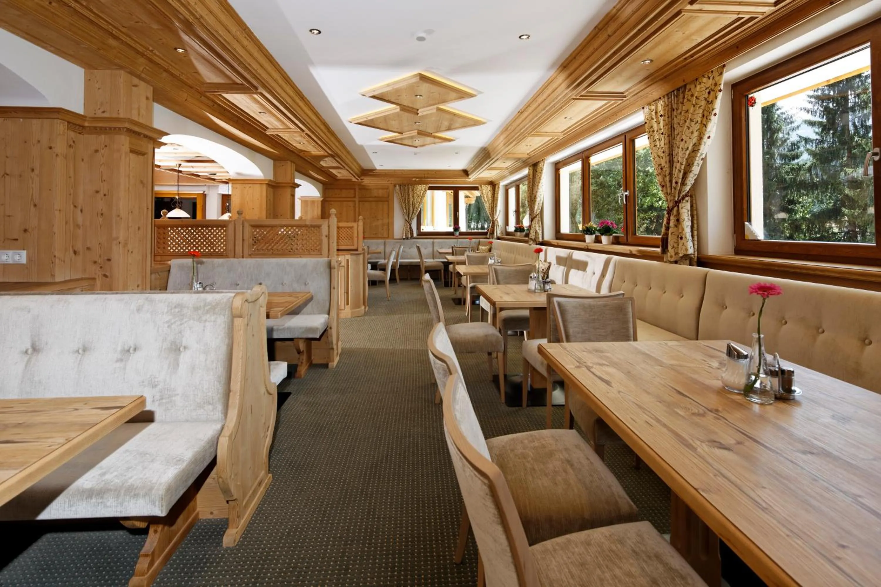 Restaurant/places to eat in Hotel Berghof