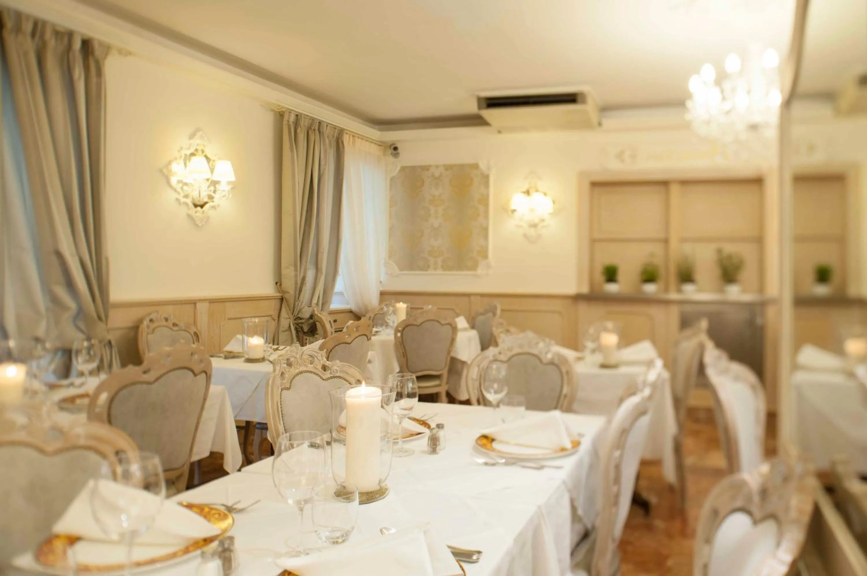 Restaurant/places to eat in Hotel Astigiana & Appartamenti