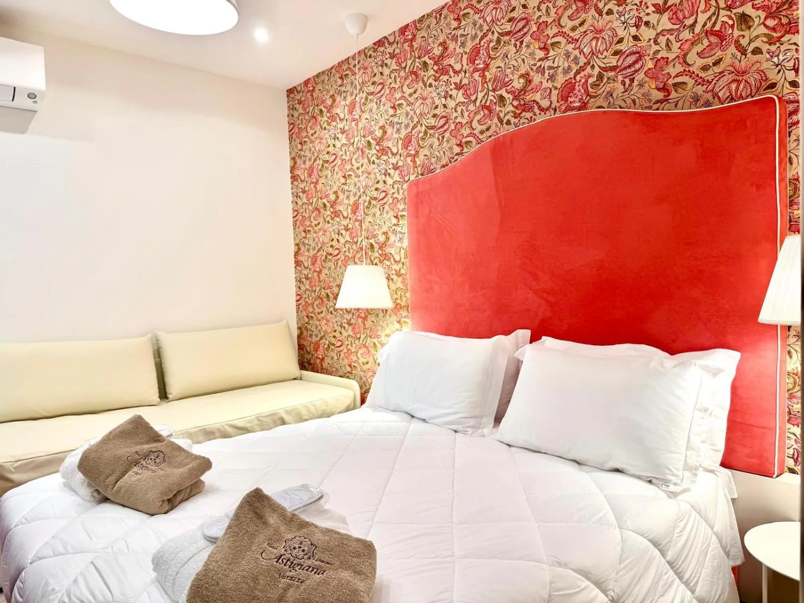 Bed in Hotel Astigiana & Appartamenti