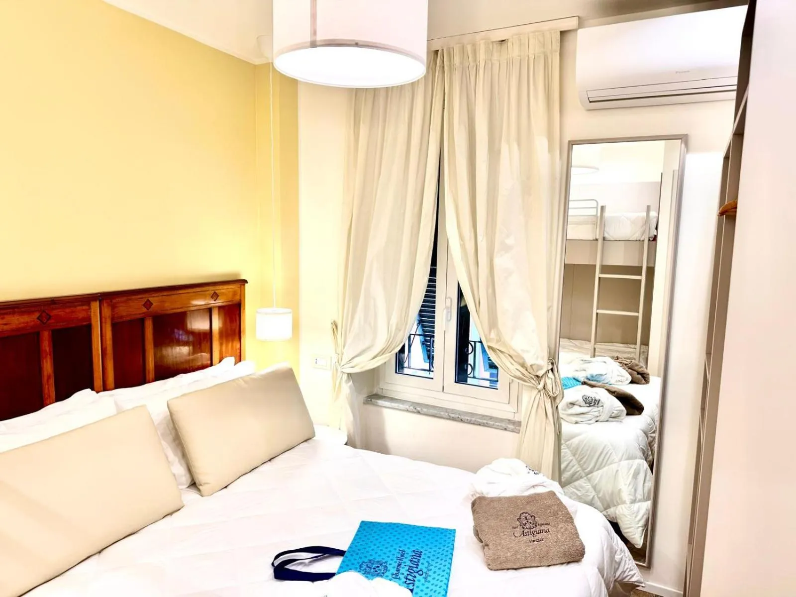 Bed in Hotel Astigiana & Appartamenti