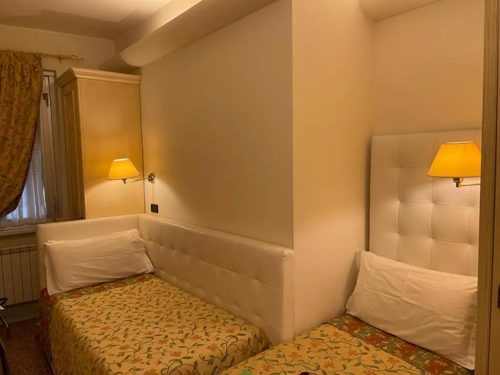 Bed in Hotel Astigiana & Appartamenti