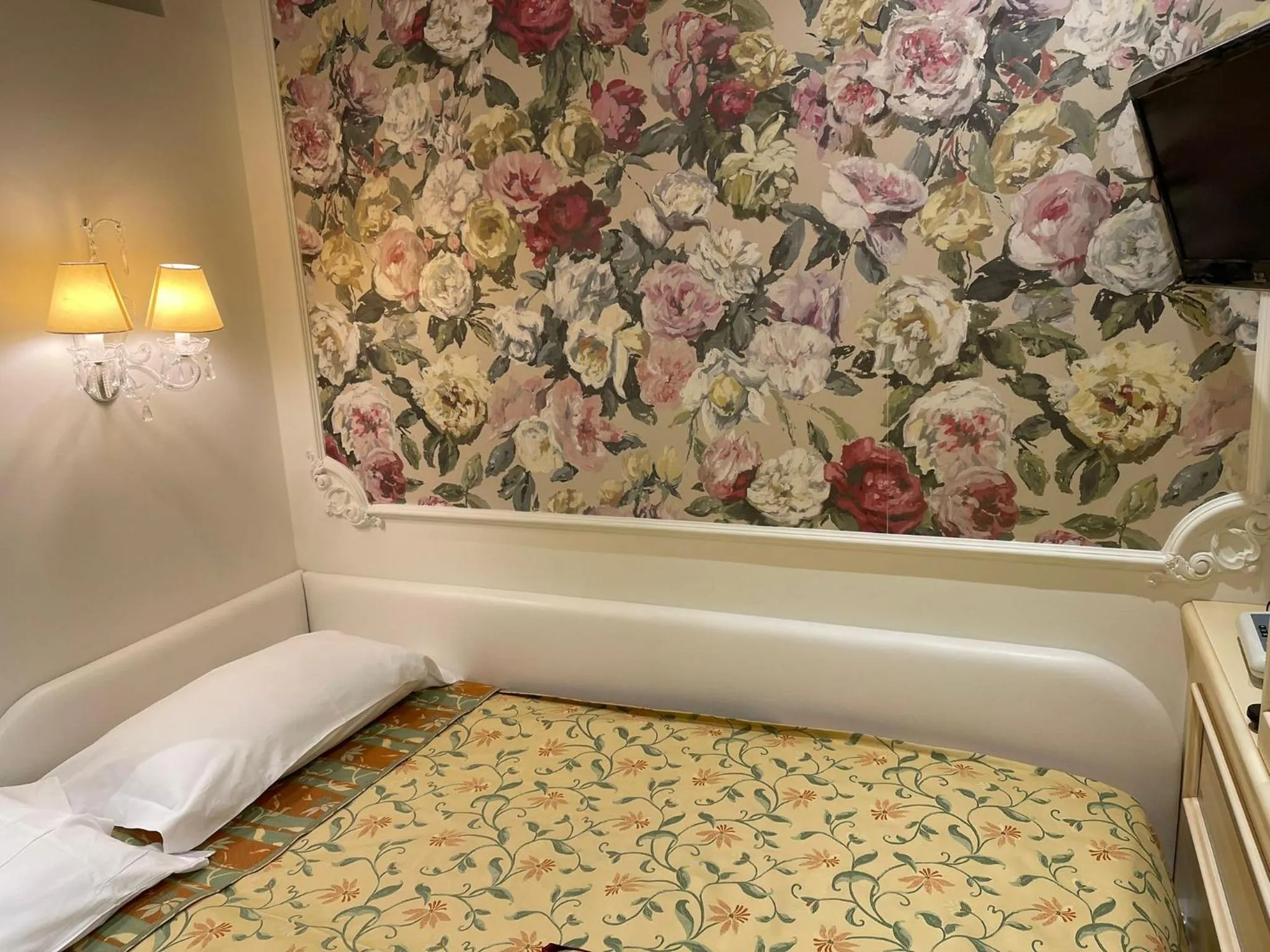 Bed in Hotel Astigiana & Appartamenti