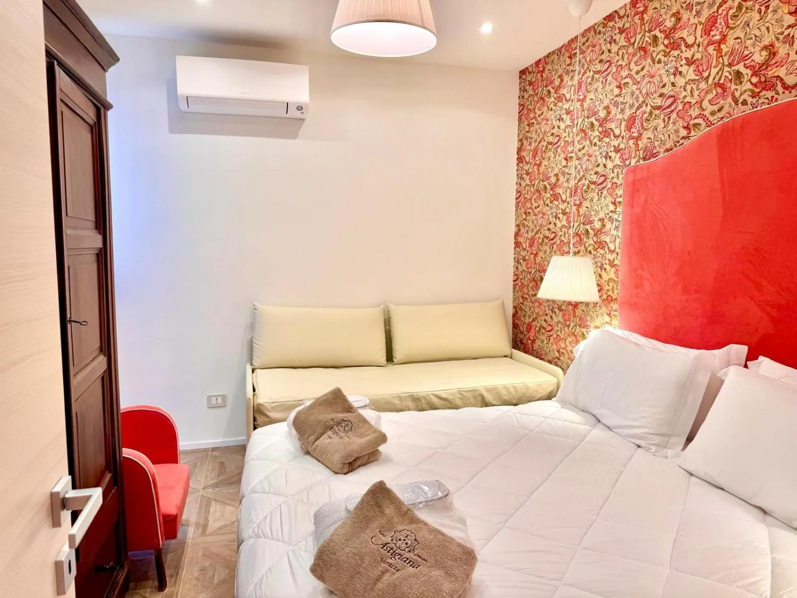 Bed in Hotel Astigiana & Appartamenti