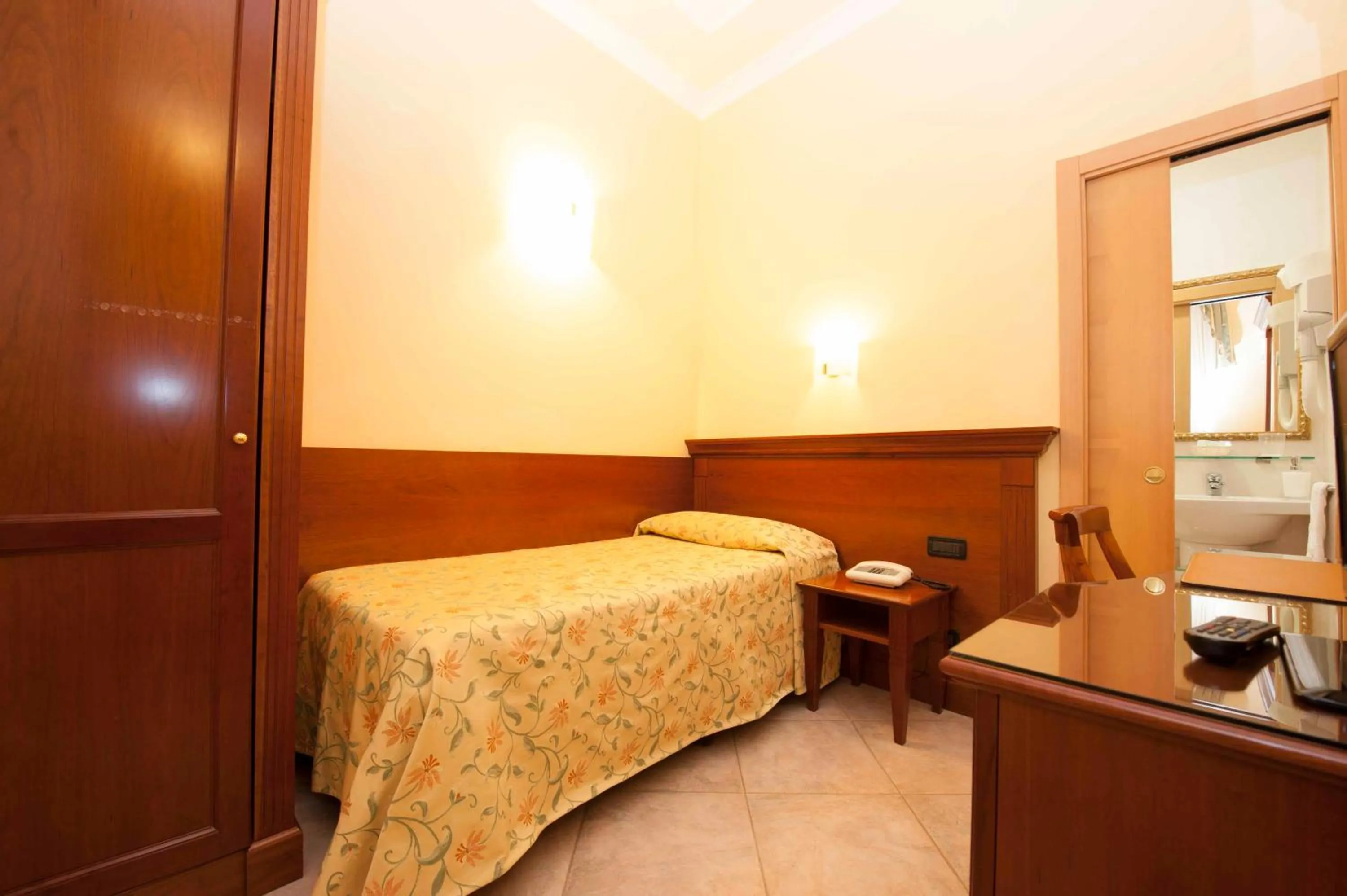 Bed in Hotel Astigiana & Appartamenti