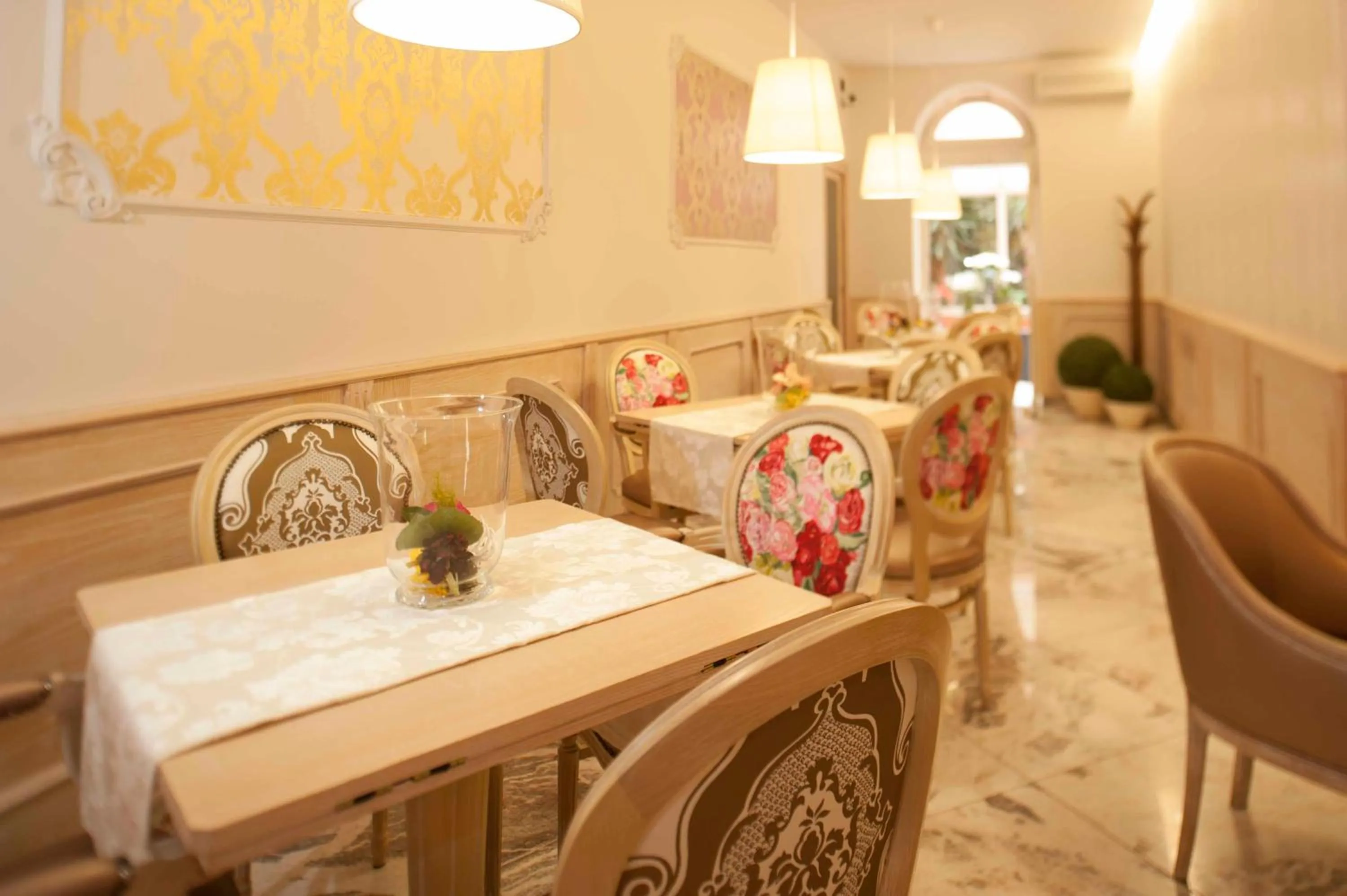 Lounge or bar in Hotel Astigiana & Appartamenti