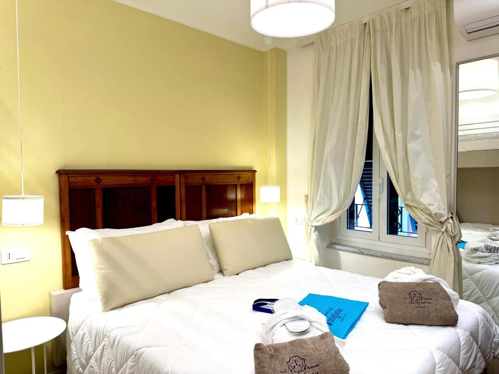 Bed in Hotel Astigiana & Appartamenti