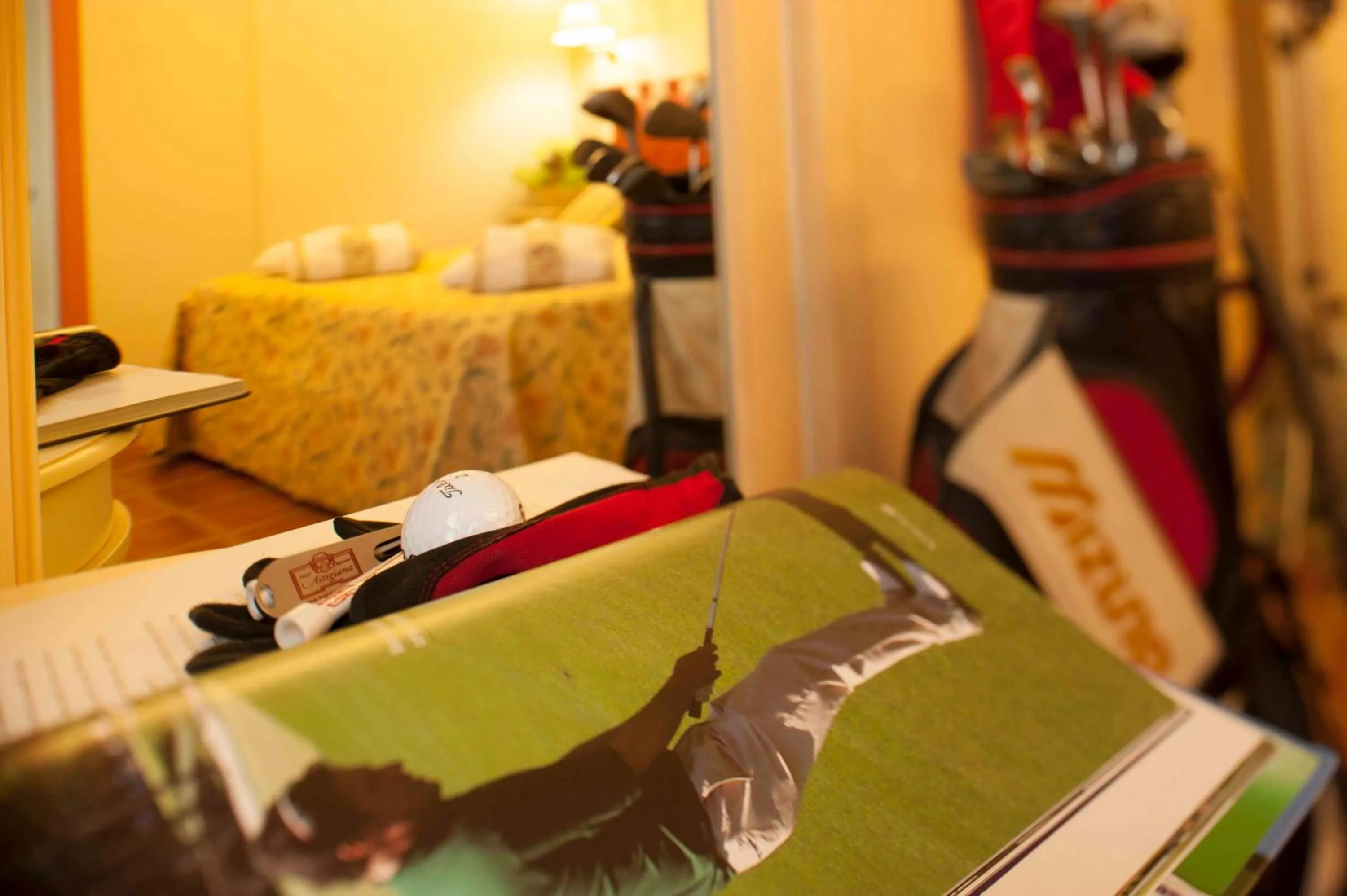 Decorative detail, Bed in Hotel Astigiana & Appartamenti