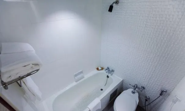 Bathroom in V.L. Hatyai Hotel
