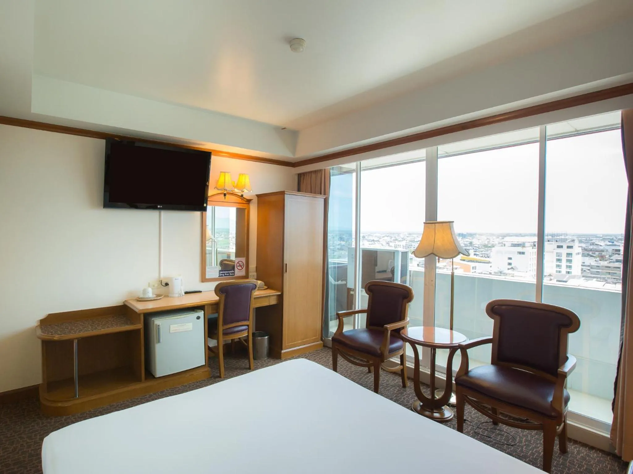 Bed in V.L. Hatyai Hotel