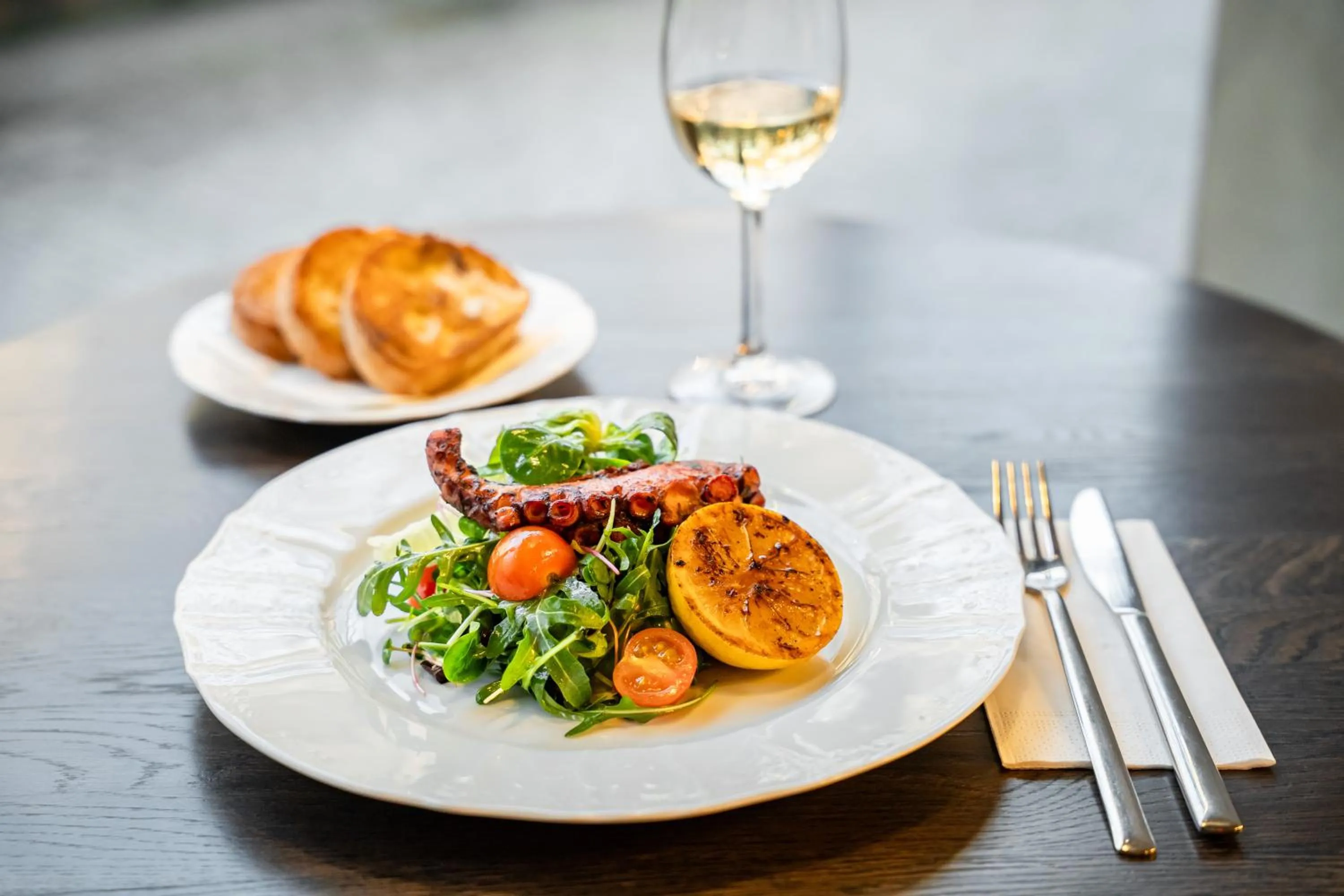 Restaurant/places to eat in Pytloun Boutique Hotel Prague